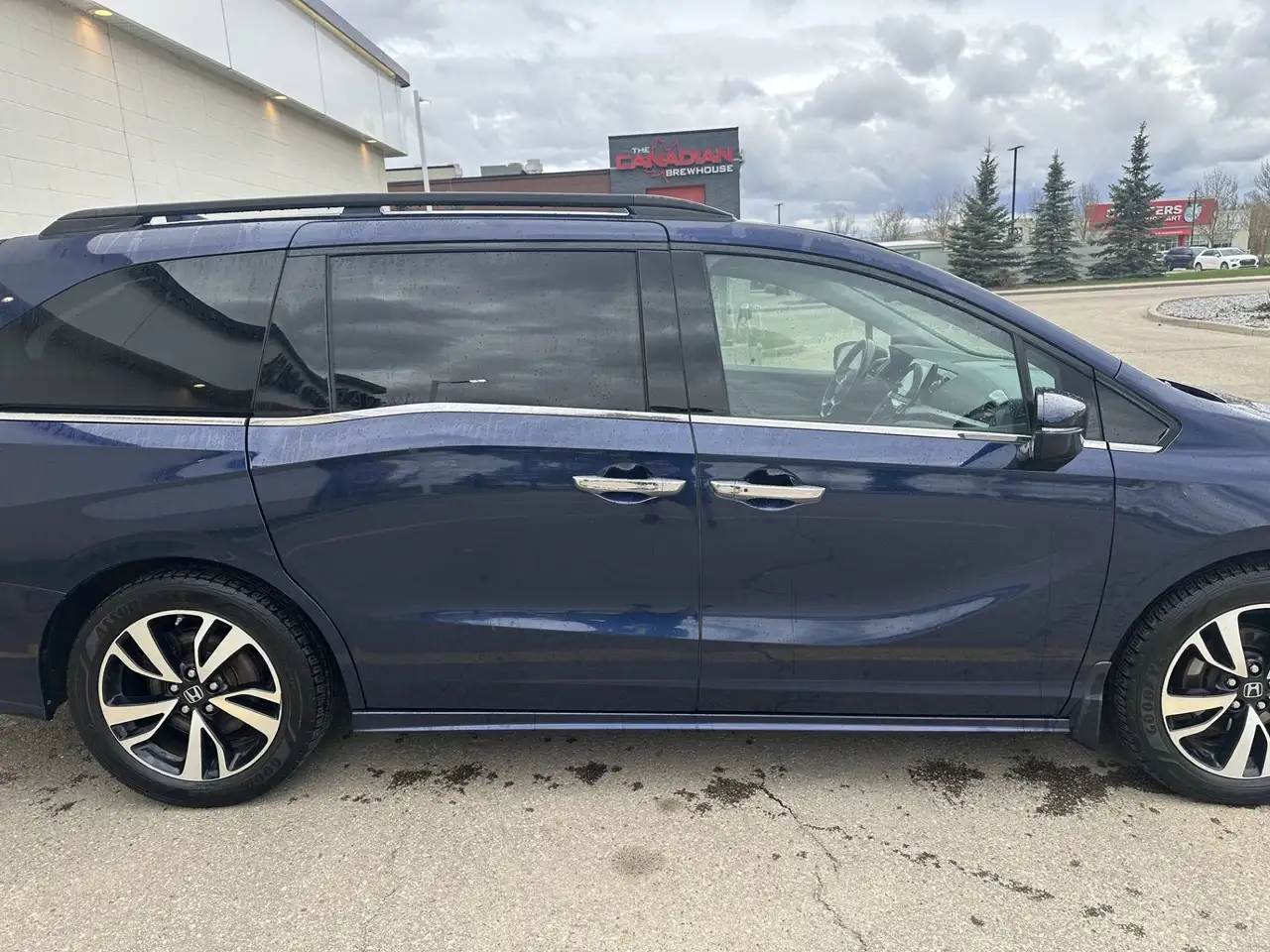 Honda Odyssey снимка Honda Odyssey