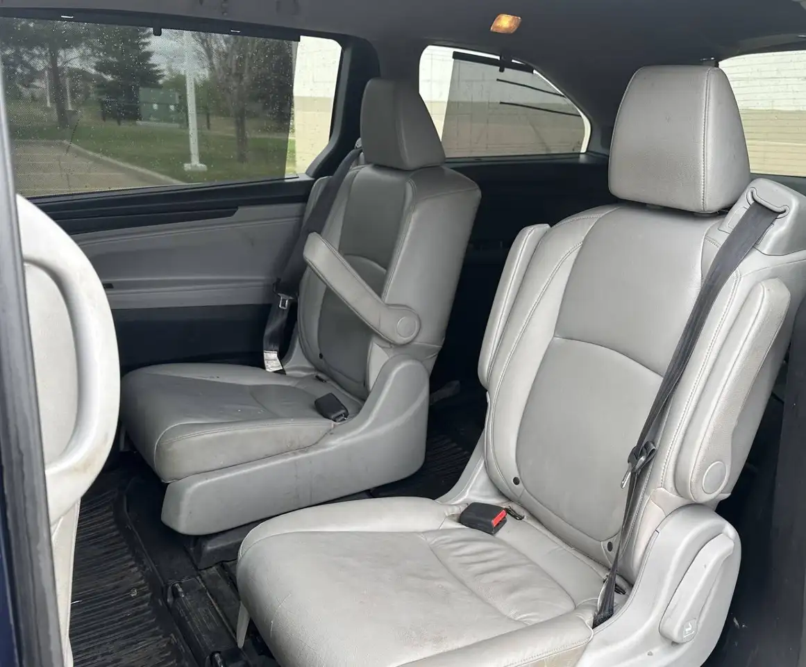 Honda Odyssey снимка Honda Odyssey