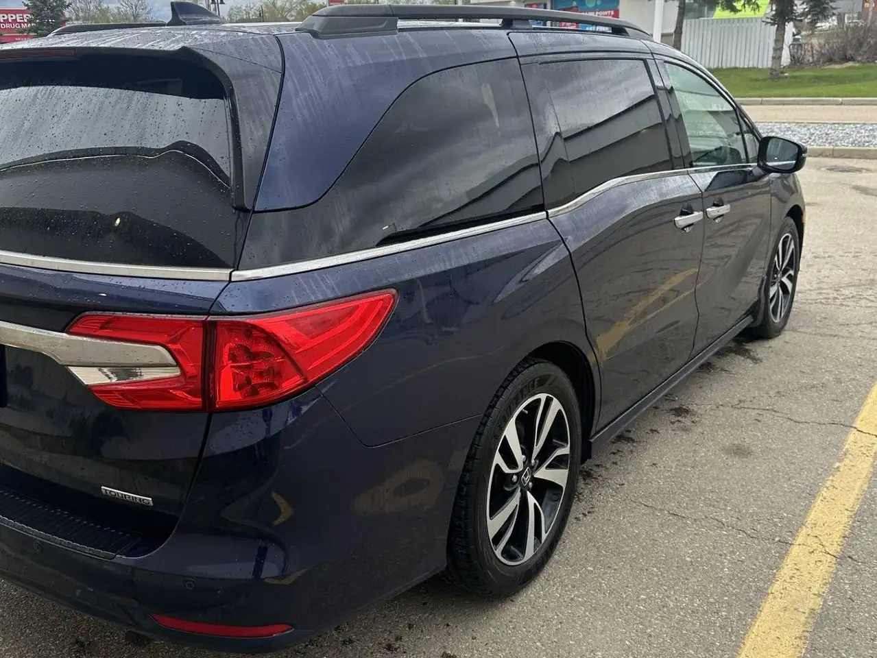 Honda Odyssey снимка Honda Odyssey