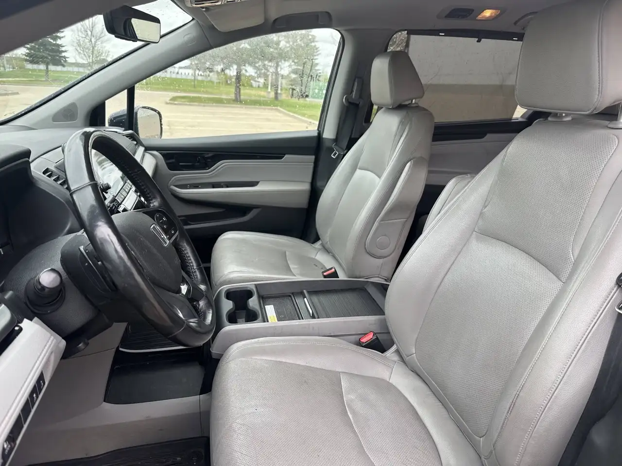 Honda Odyssey снимка Honda Odyssey