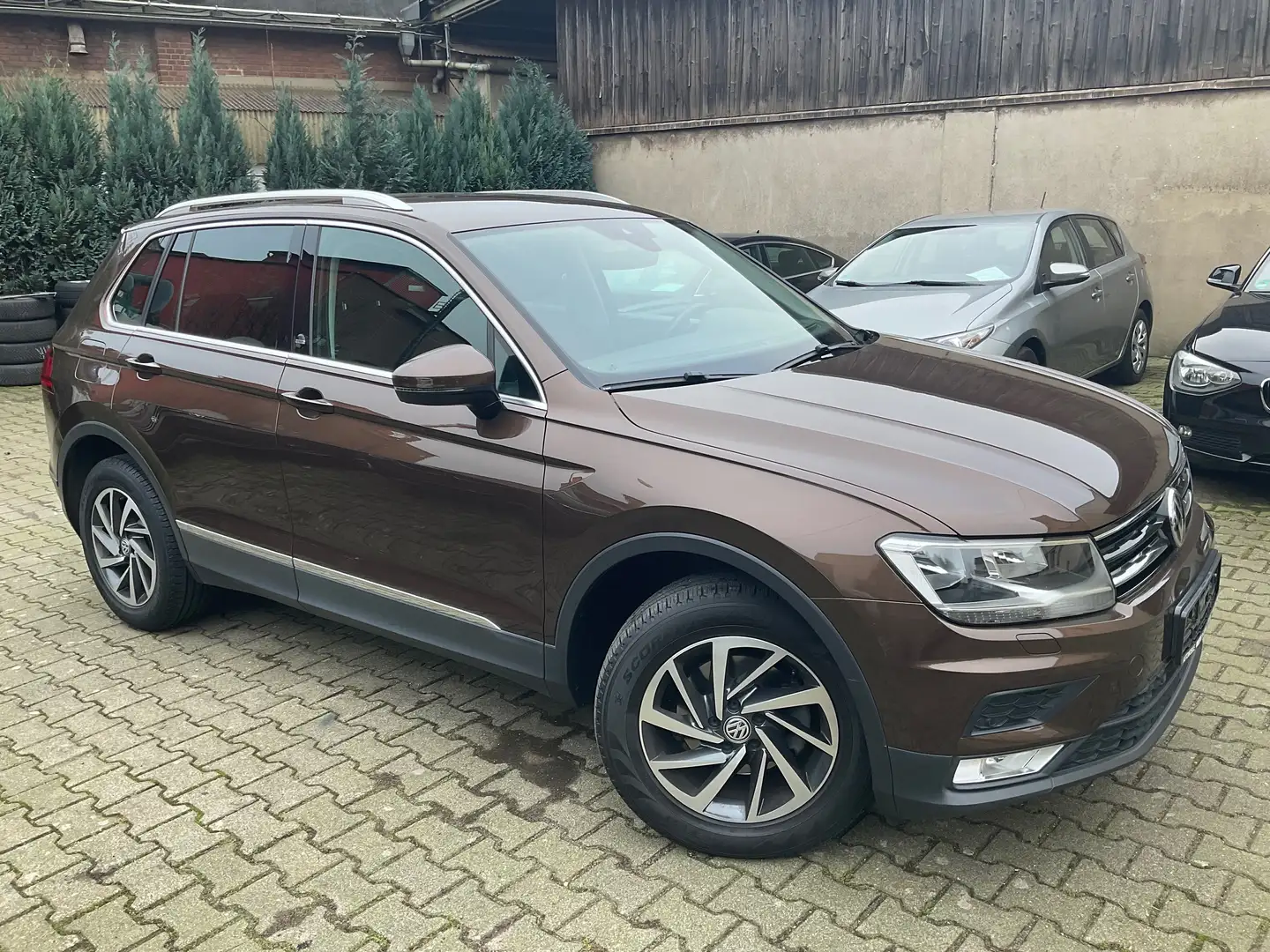 Volkswagen Tiguan 1.4 TSI, DSG, ALLRAD, NAVI, PDC, AHK, ALU Braun - 1
