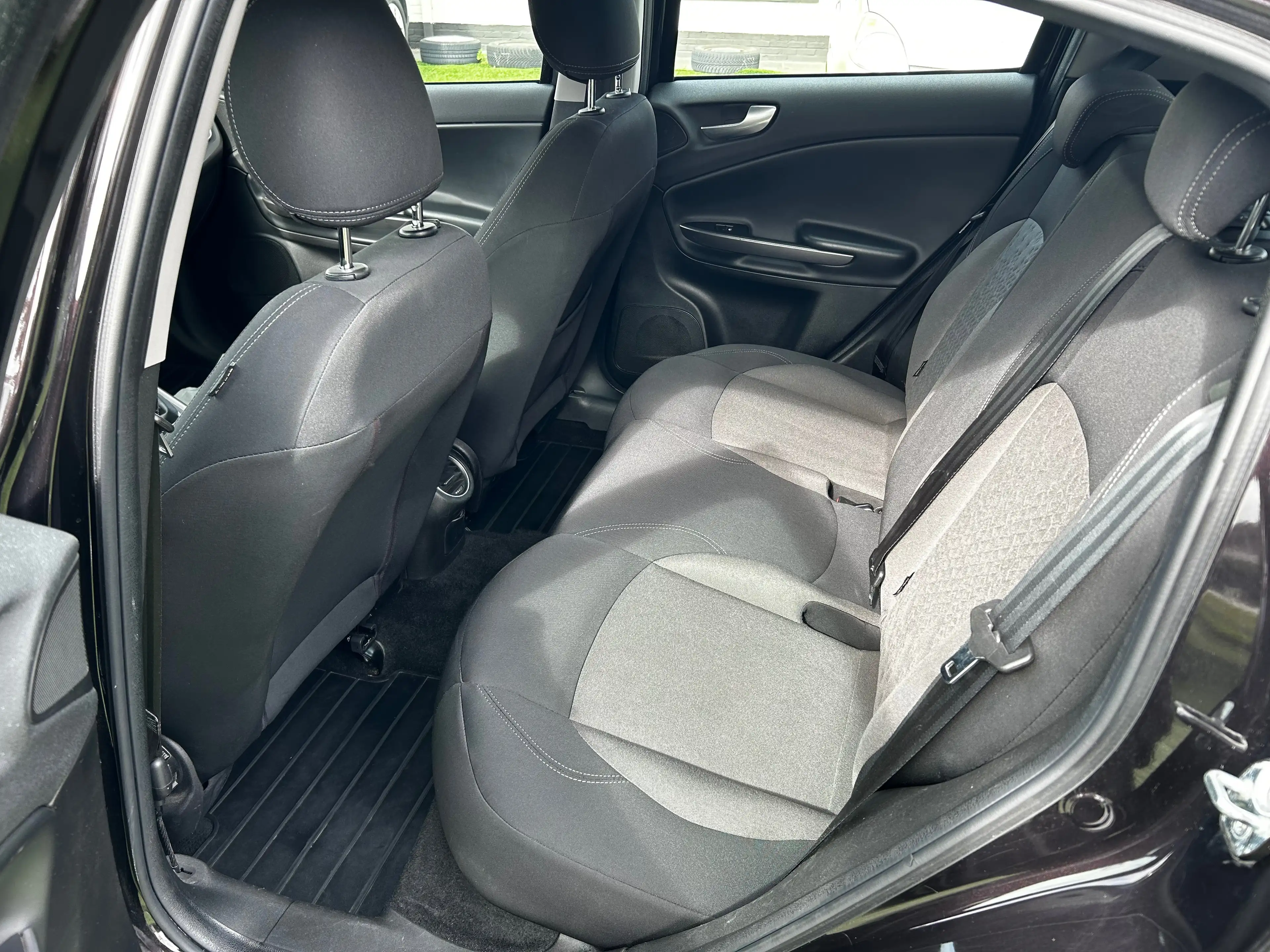 Alfa Romeo Giulietta 1.6 JTD M-Jet Veloce ° GPS ° BLUETOOTH ° A/C ° — photo 10