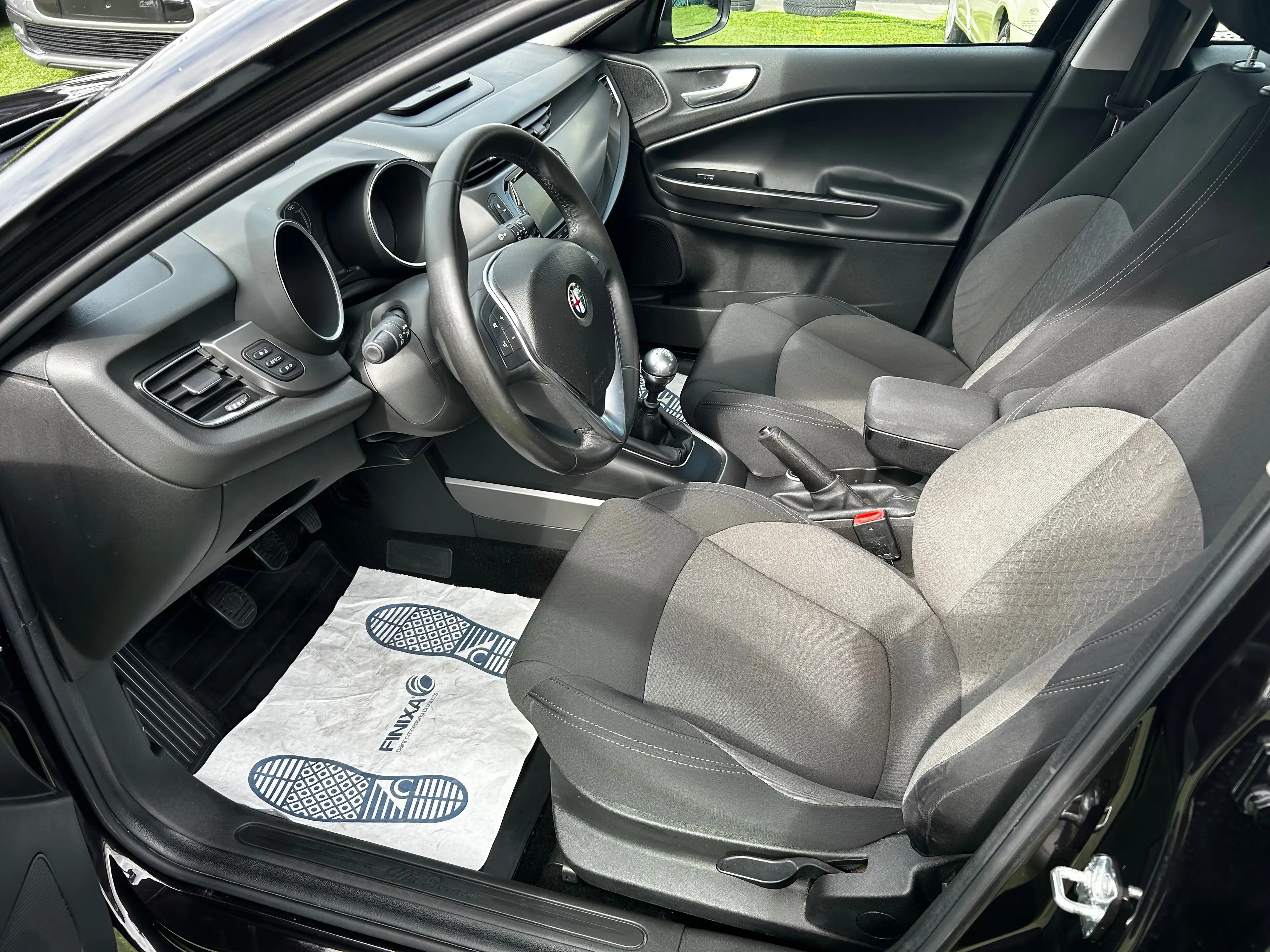 Alfa Romeo Giulietta 1.6 JTD M-Jet Veloce ° GPS ° BLUETOOTH ° A/C ° — photo 12