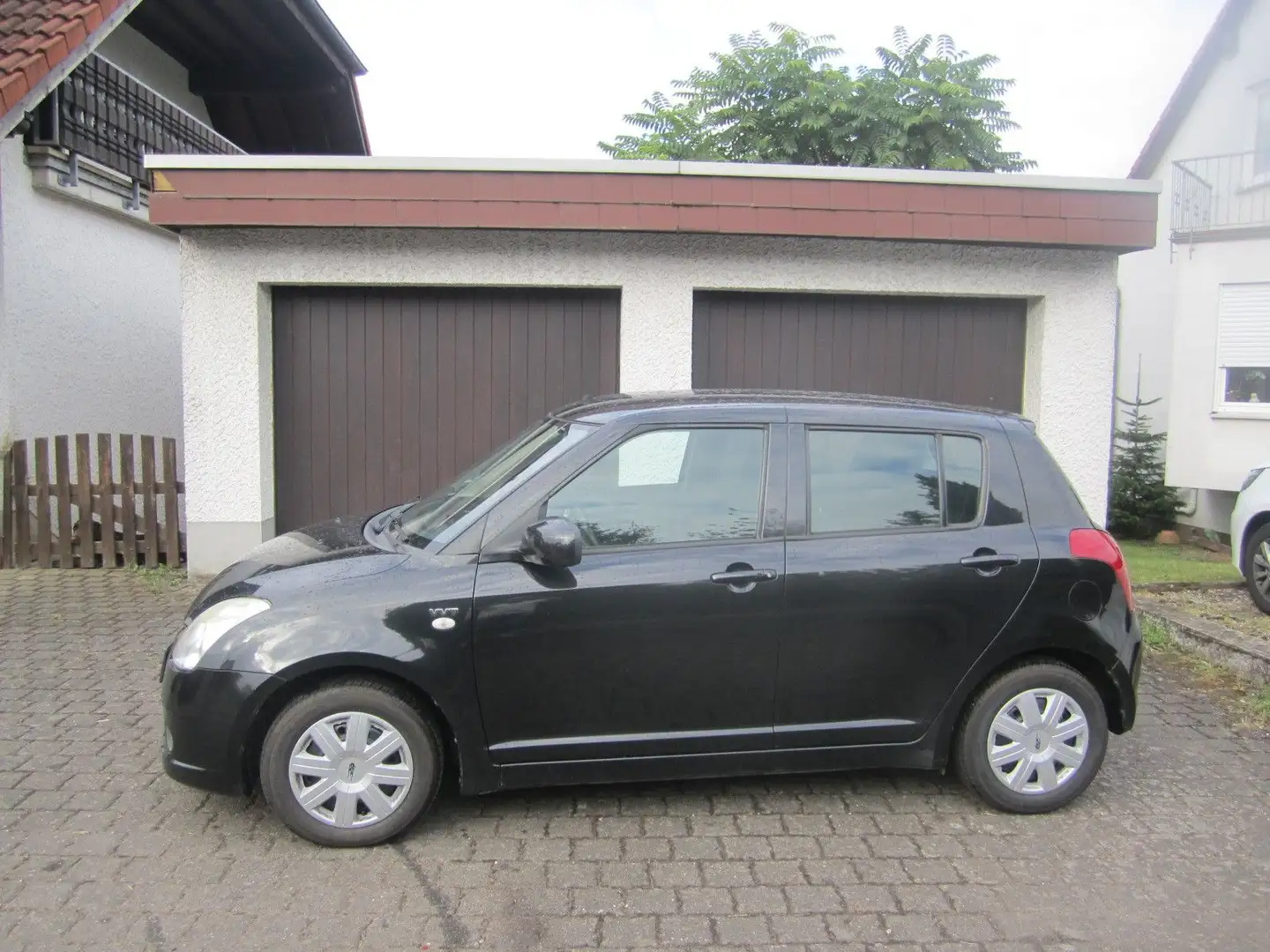 Suzuki Swift 1.5 Comfort+ 5-Türer/Klima/Navi/TüV-NEU!!! Noir - 1