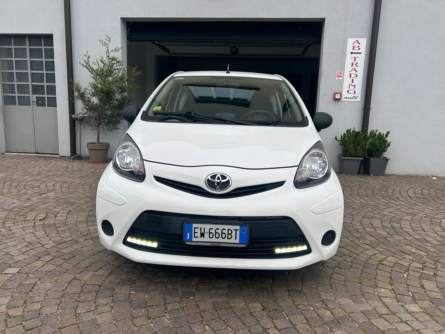 Toyota Aygo Aygo 5p 1.0 Active connect Wit - 1