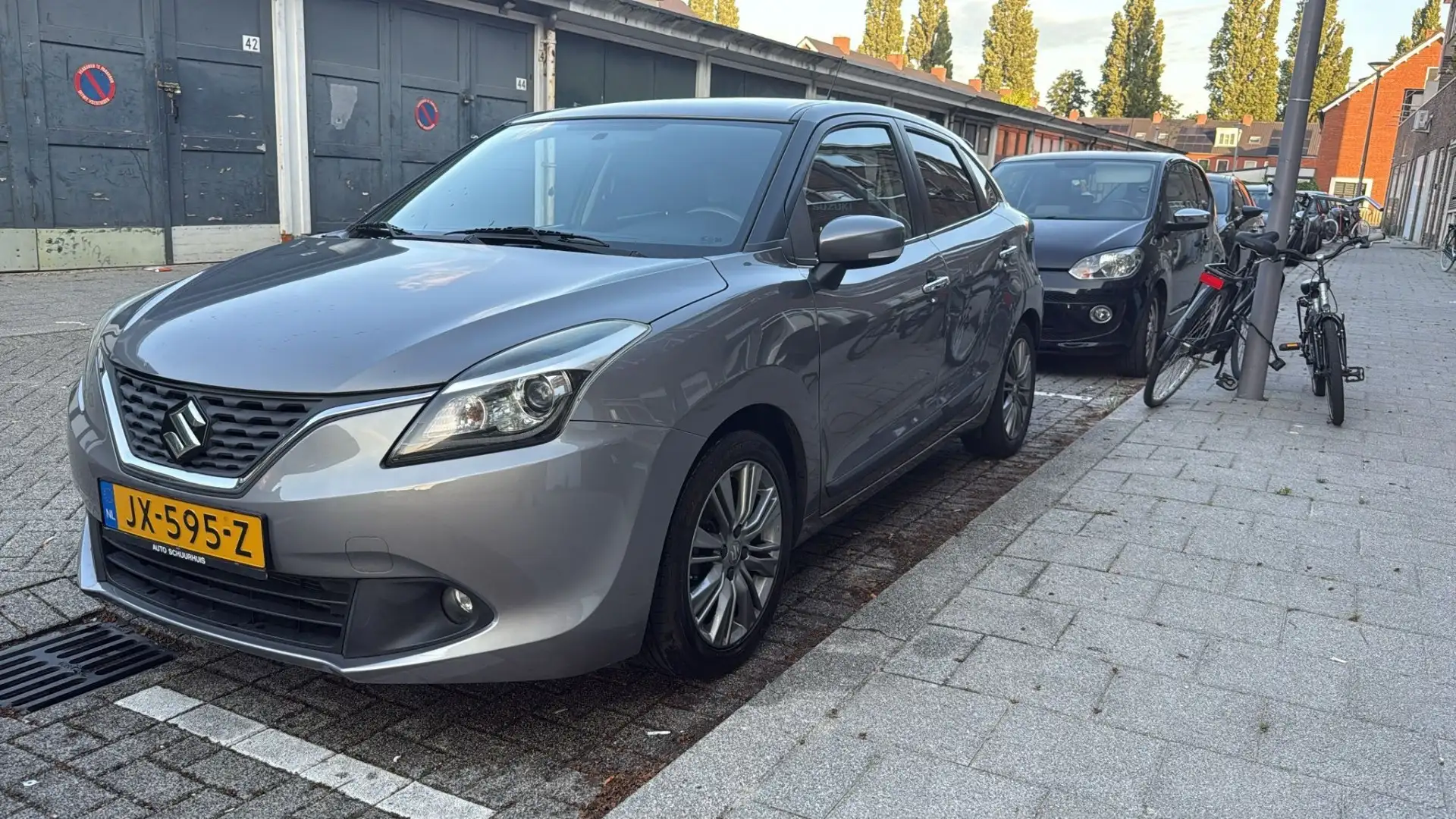 Suzuki Baleno 1.2 SH High Exec. Grijs - 2