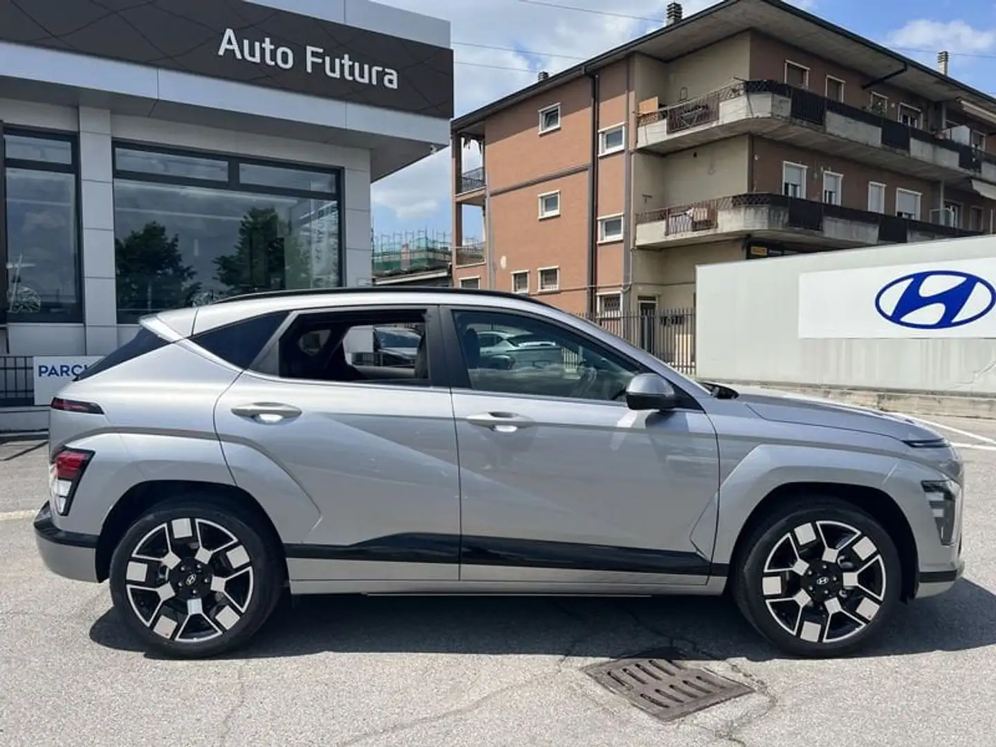 Hyundai KONA EV 64.8 KWh Exclusive CON ECOBONUS ROTTAMAZIONE E Grigio - 2