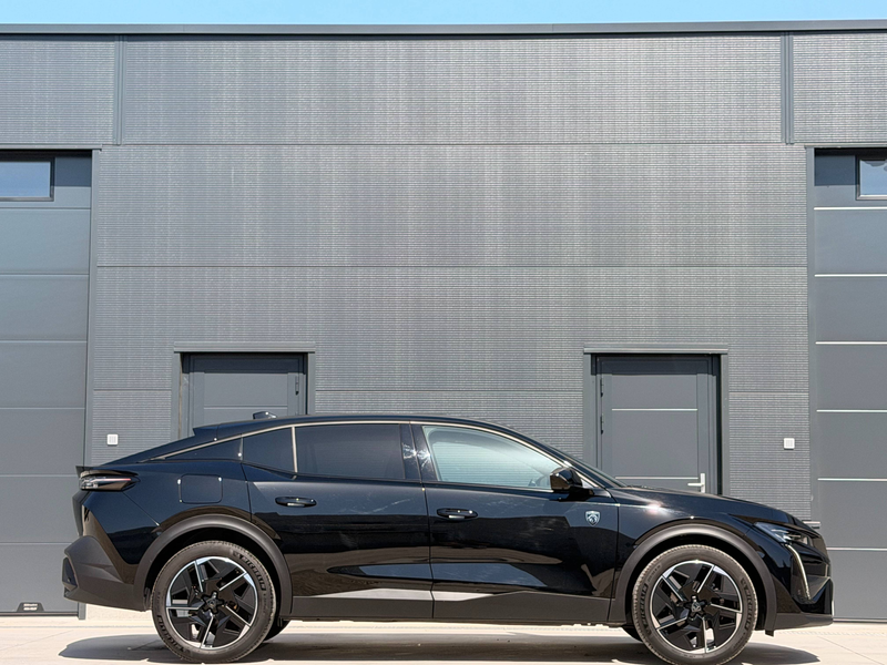 Peugeot 408 MHEV 1.2 Turbo GT-Line / 360 Camera / Apple&Android / Massage Zetels — photo 6