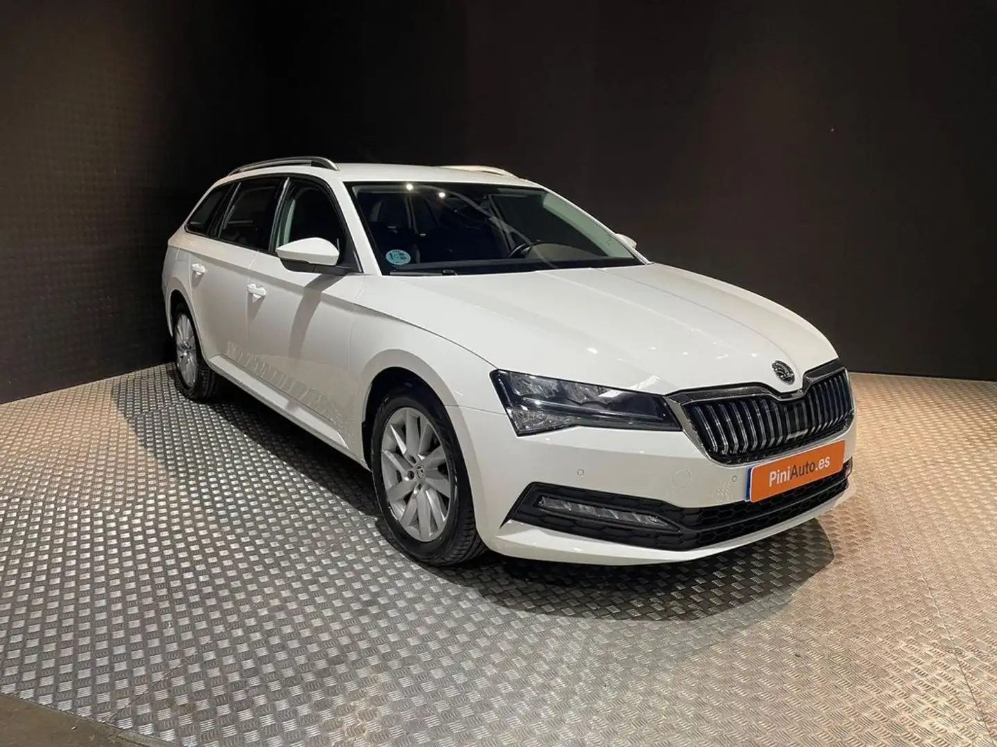 Skoda Superb Combi 2.0 TDI 110KW 150cv DSG Ambition Blanco - 2