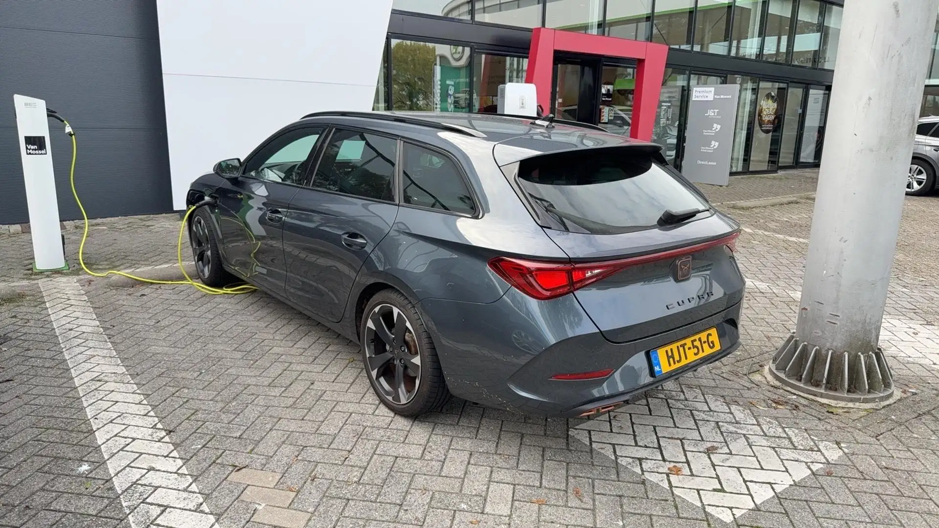 CUPRA Leon Sportstourer 1.4 e-Hybrid Business 204 Pk | Automa Gris - 2
