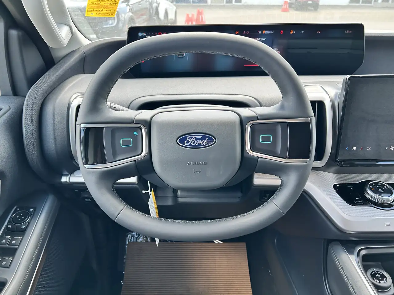 Ford Expedition снимка Ford Expedition