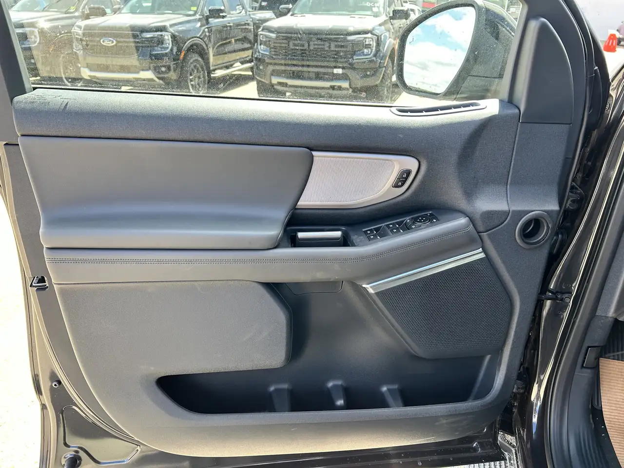 Ford Expedition снимка Ford Expedition