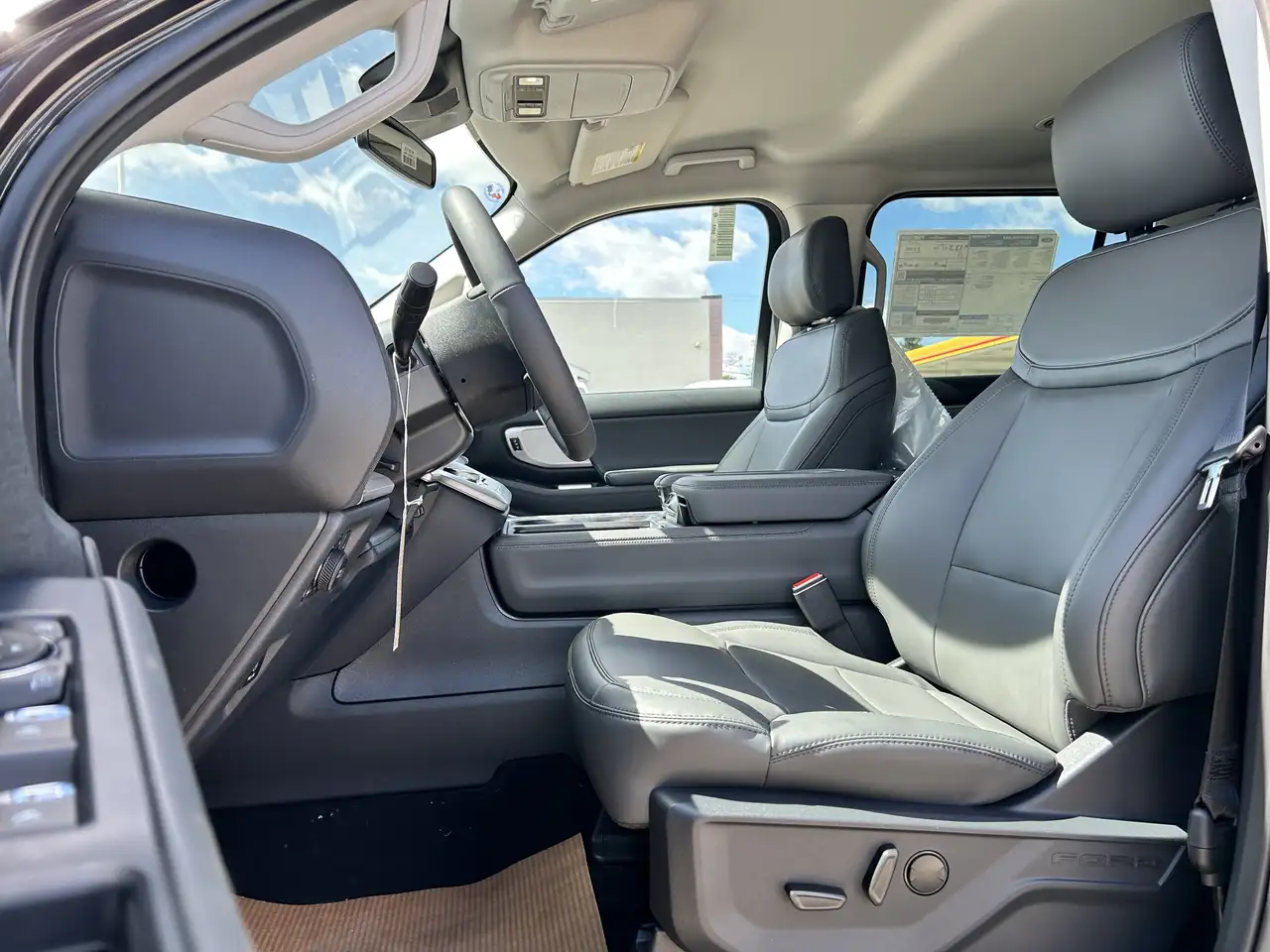 Ford Expedition снимка Ford Expedition