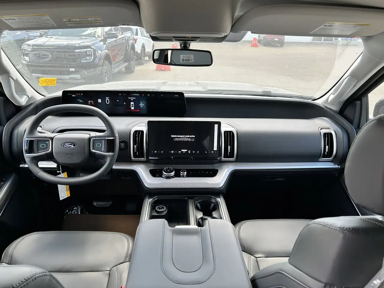 Ford Expedition снимка Ford Expedition