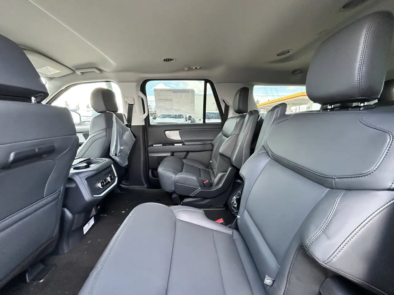 Ford Expedition снимка Ford Expedition