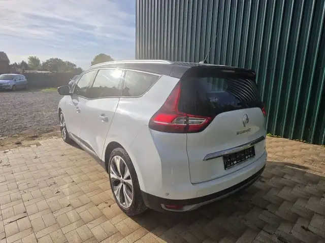 Renault Grand Scenic view 3