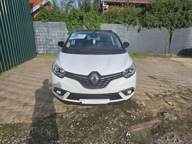 Renault Grand Scenic view 8
