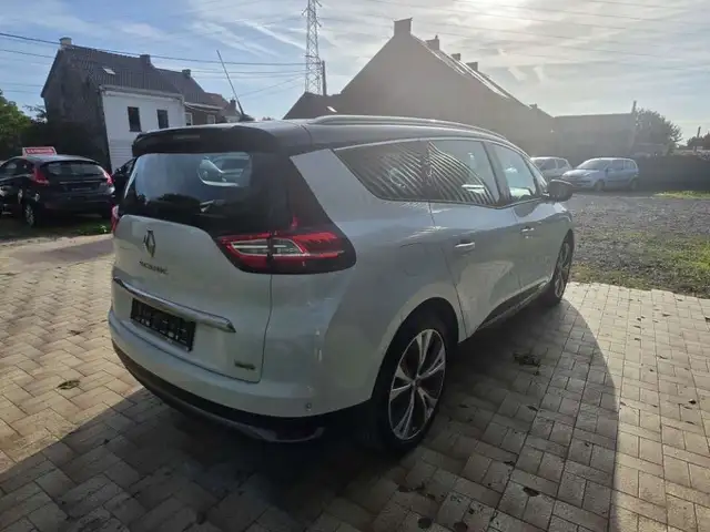 Renault Grand Scenic view 5