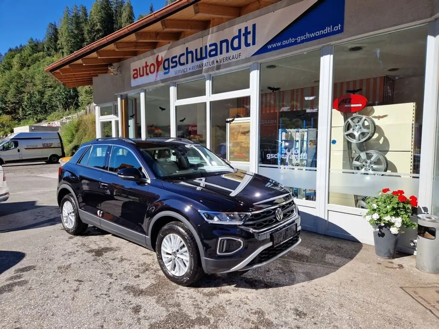 Volkswagen T-Roc Life Schwarz - 1
