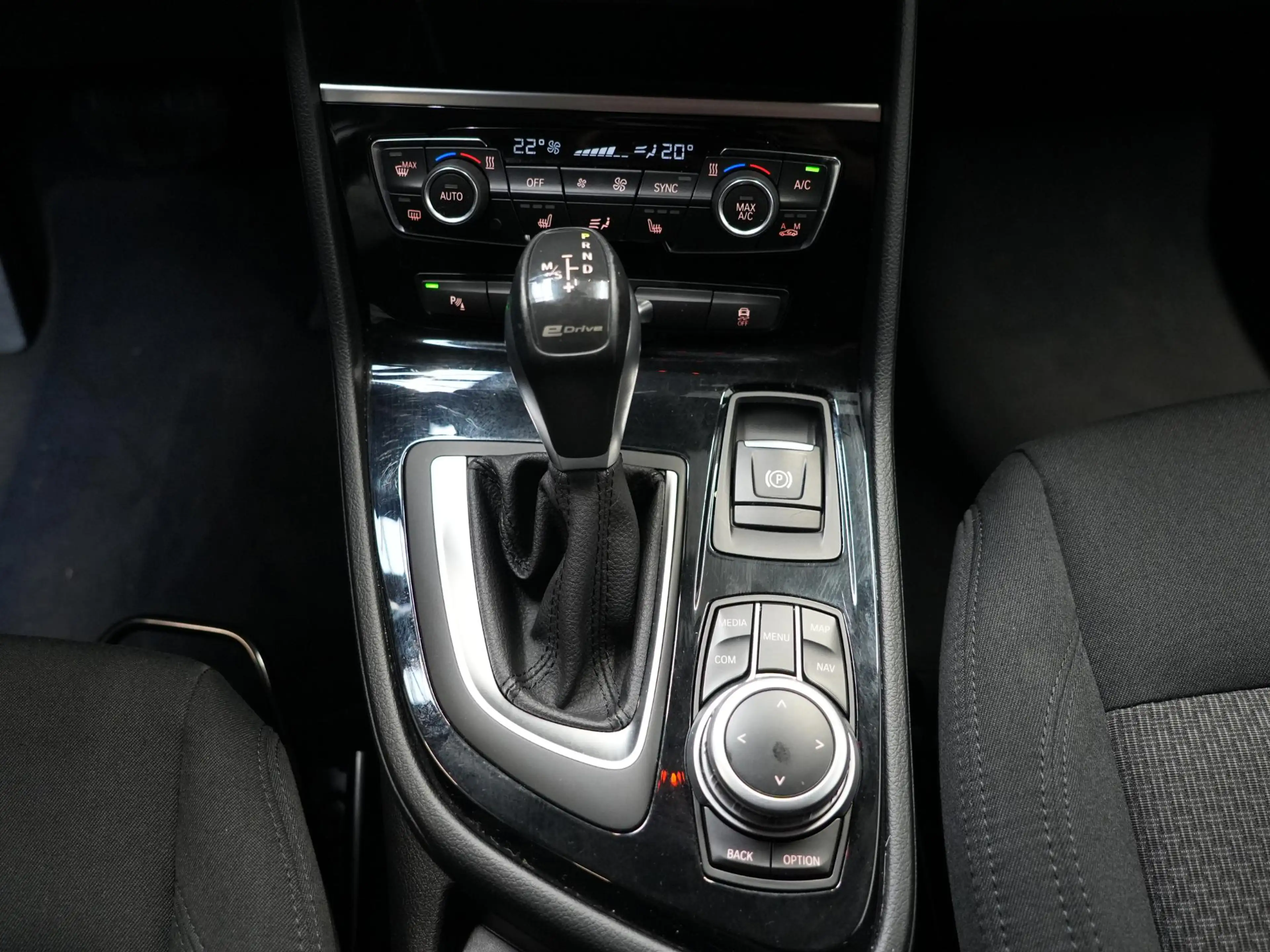 BMW 225 2-serie Active Tourer 225xe iPerformance Executive — photo 30