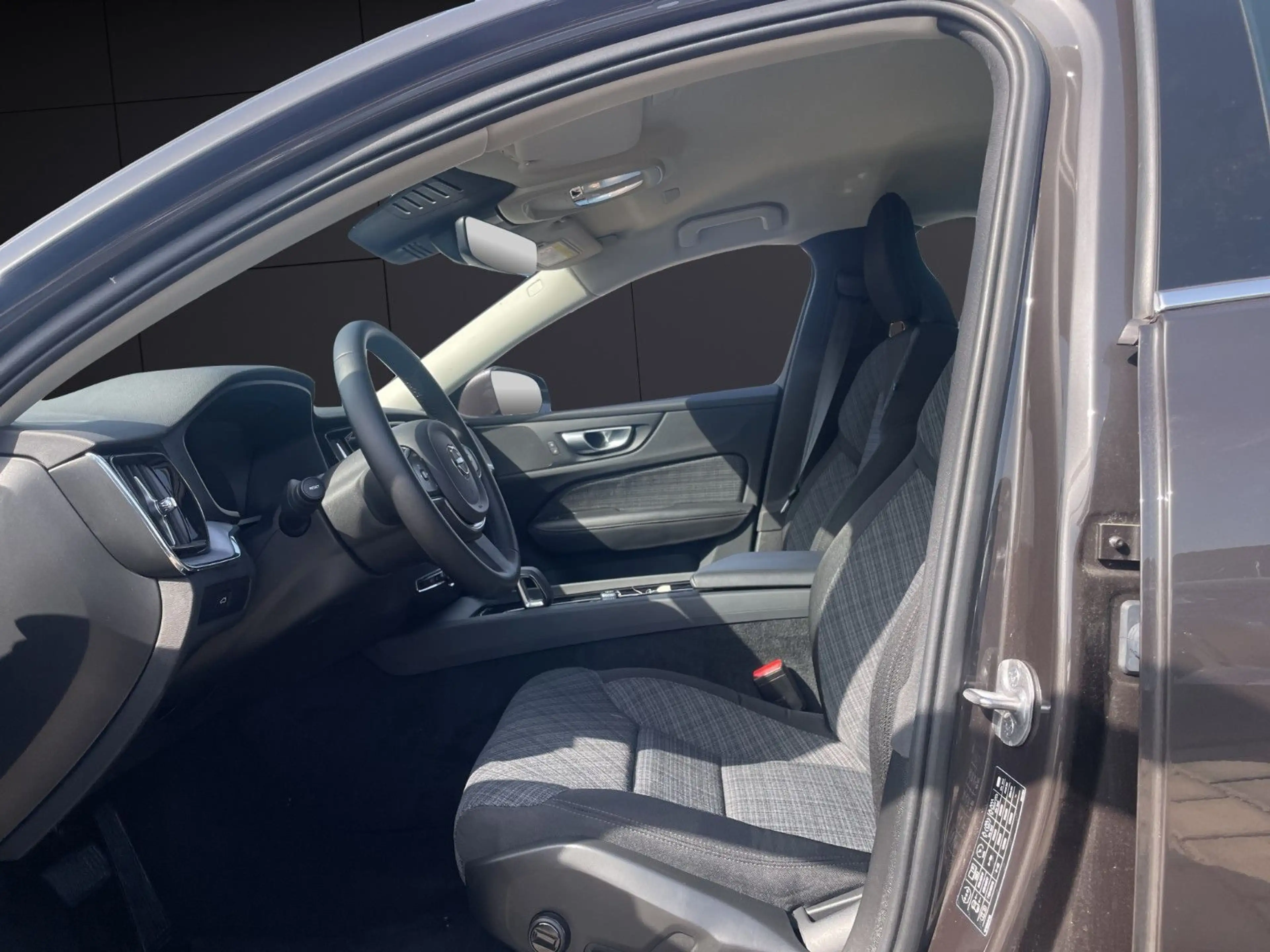 Volvo S60 Lim. Plus Dark LED*CAM*Navi*Shzg — photo 9