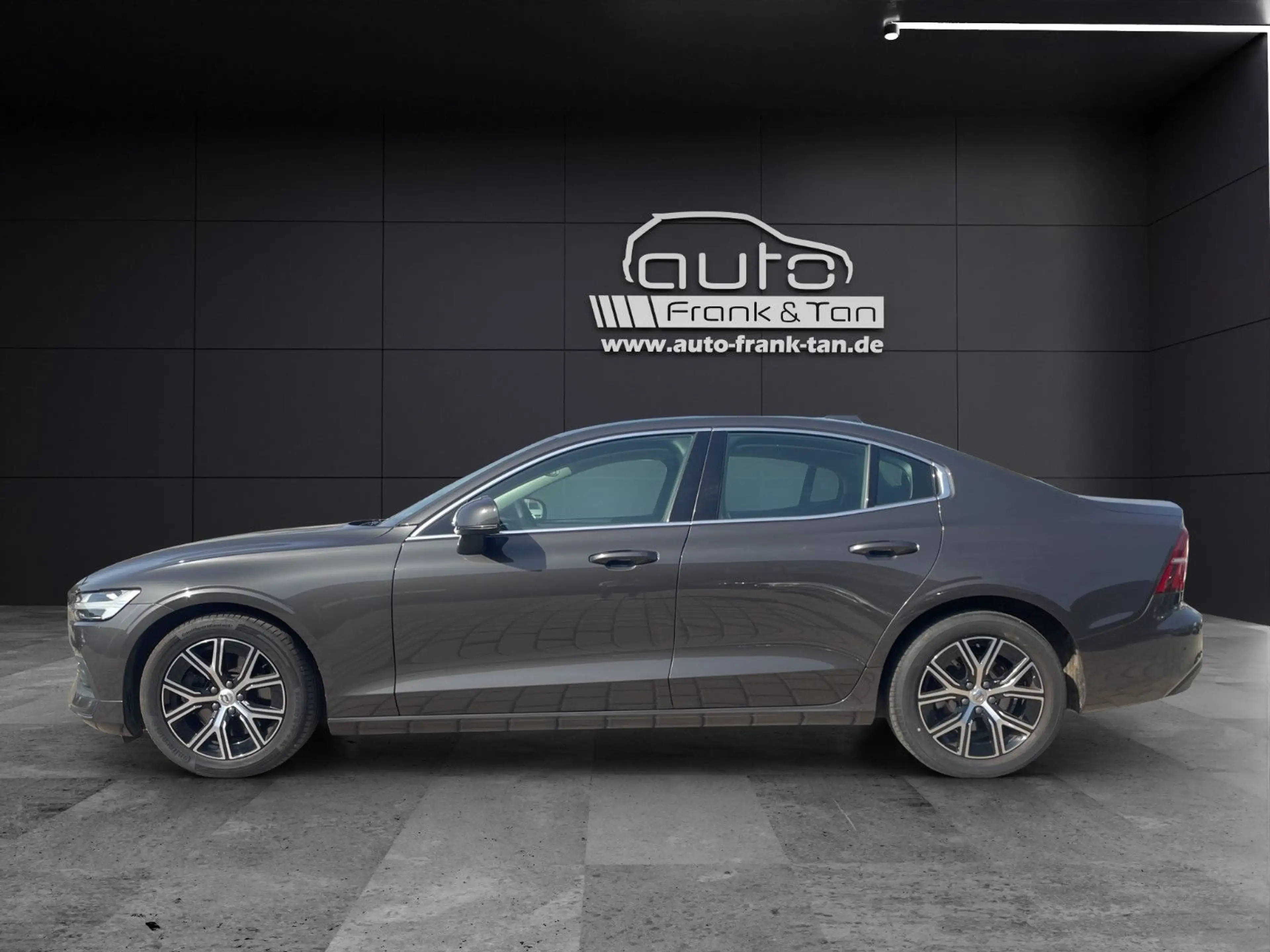 Volvo S60 Lim. Plus Dark LED*CAM*Navi*Shzg — photo 3