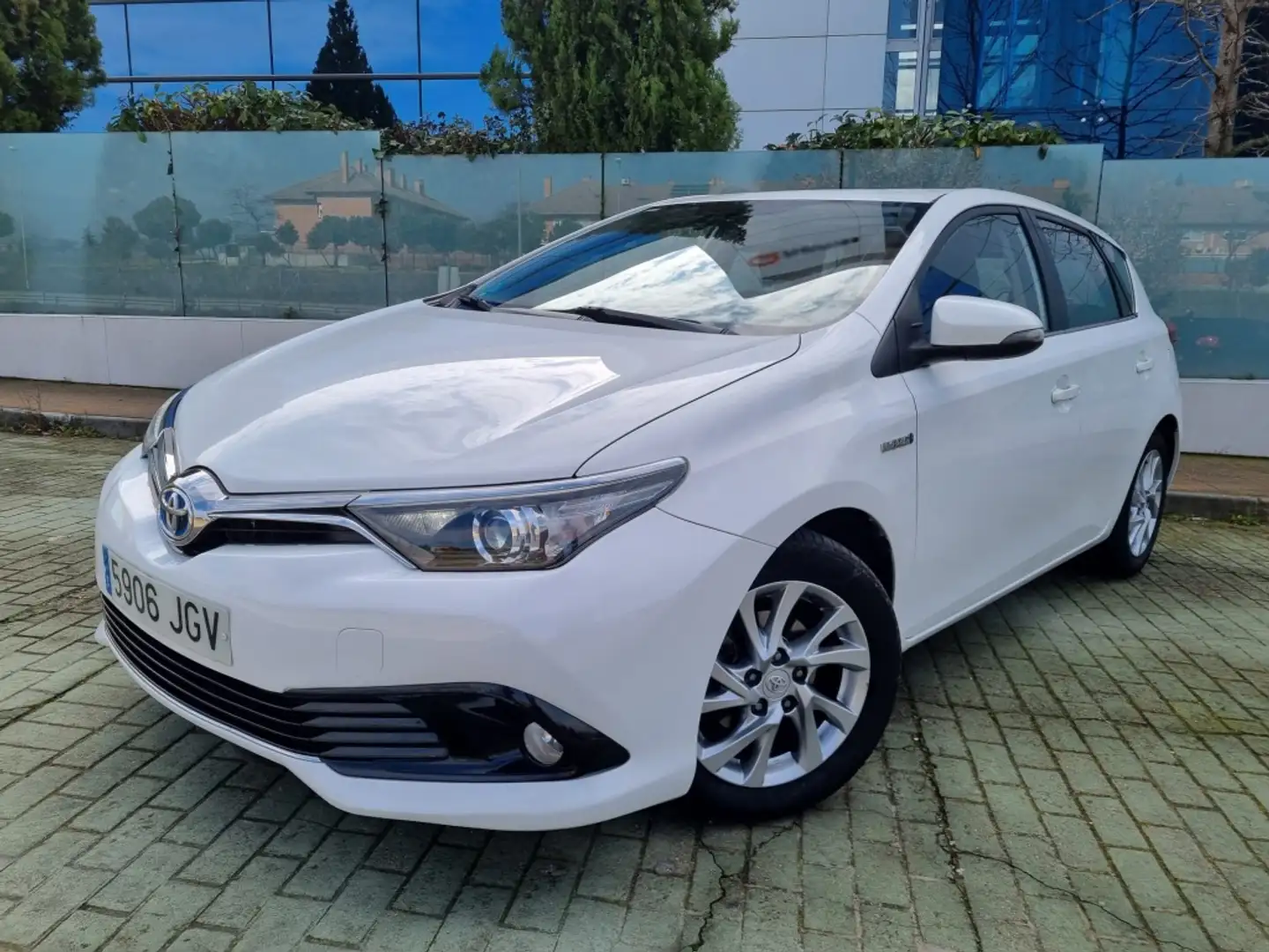 Toyota Auris hybrid Advance Blanco - 1