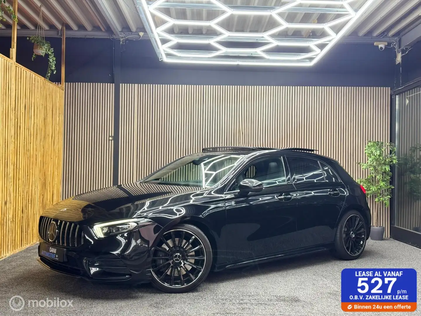 Mercedes-Benz A 200 4MATIC AMG Line |PANO|ACC|HUD|Carplay Zwart - 1