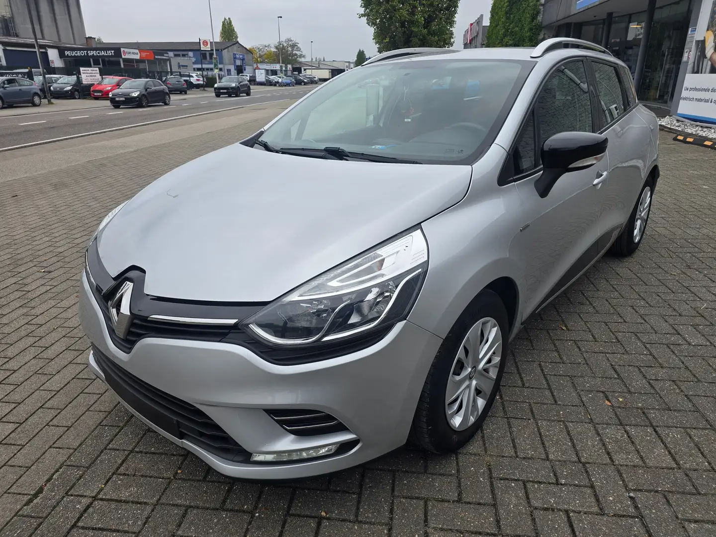 Renault Clio Clio 1.2i Limited GARANTIE 1 AN/JAAR Plateado - 1