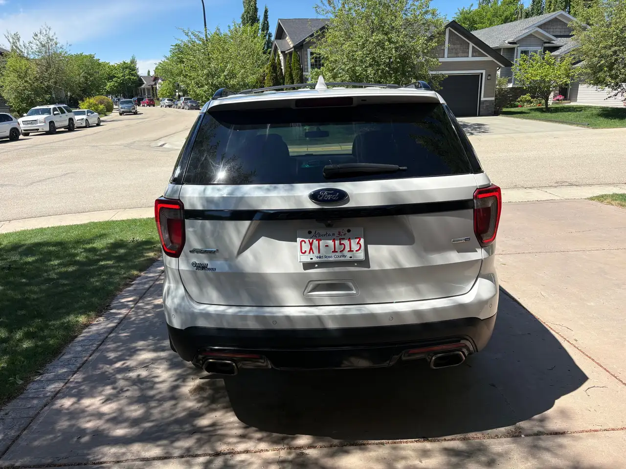 Ford Explorer photo Ford Explorer