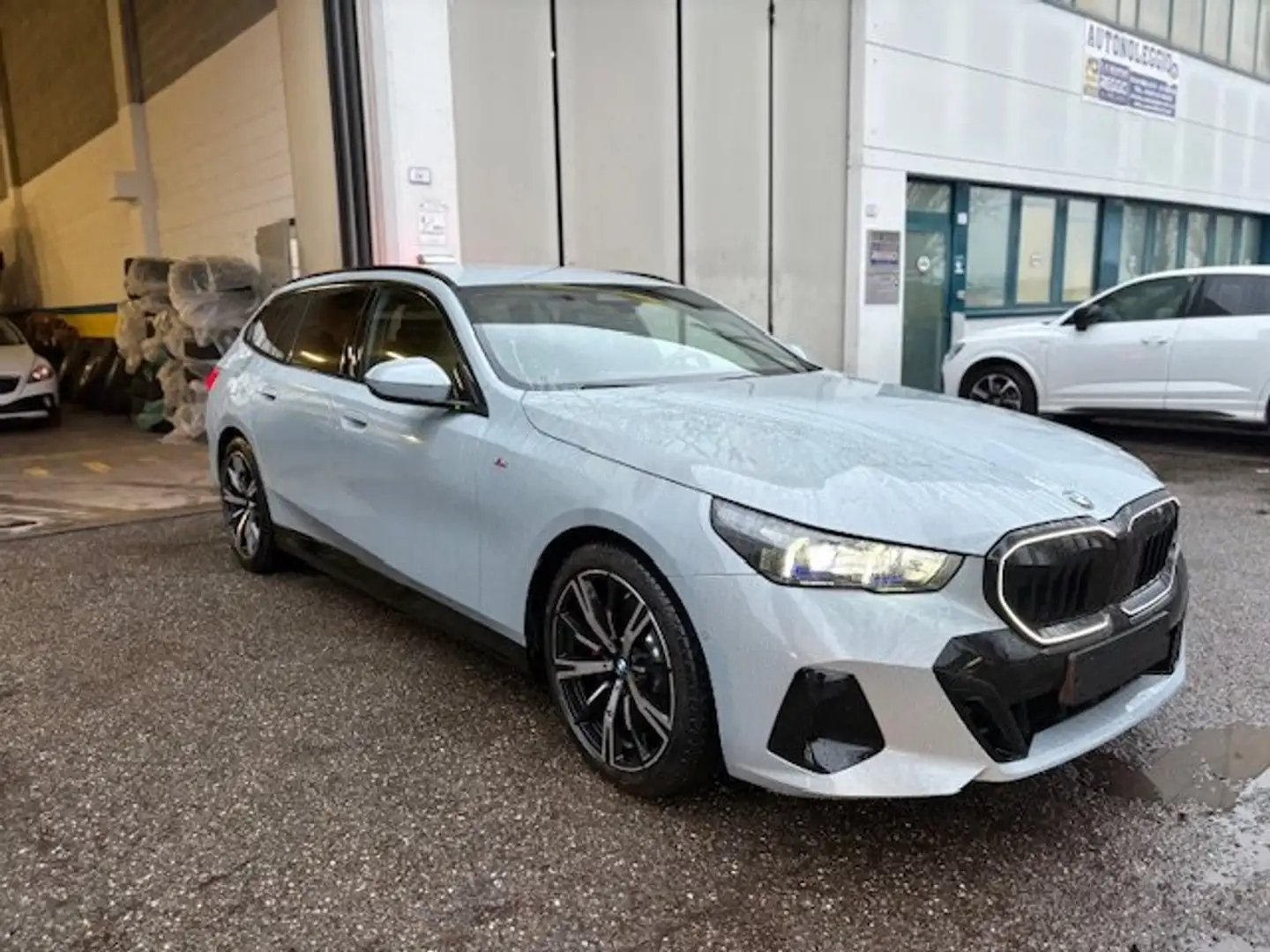 BMW 520 520d Touring 48V xdrive MSport Pro auto - 2