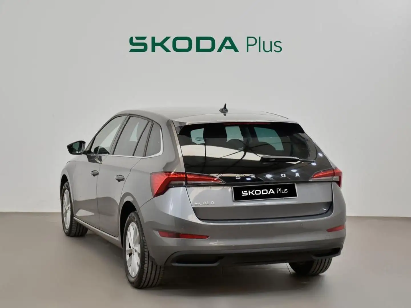 Skoda Scala 1.0 TSI Selection 70kW Gris - 2