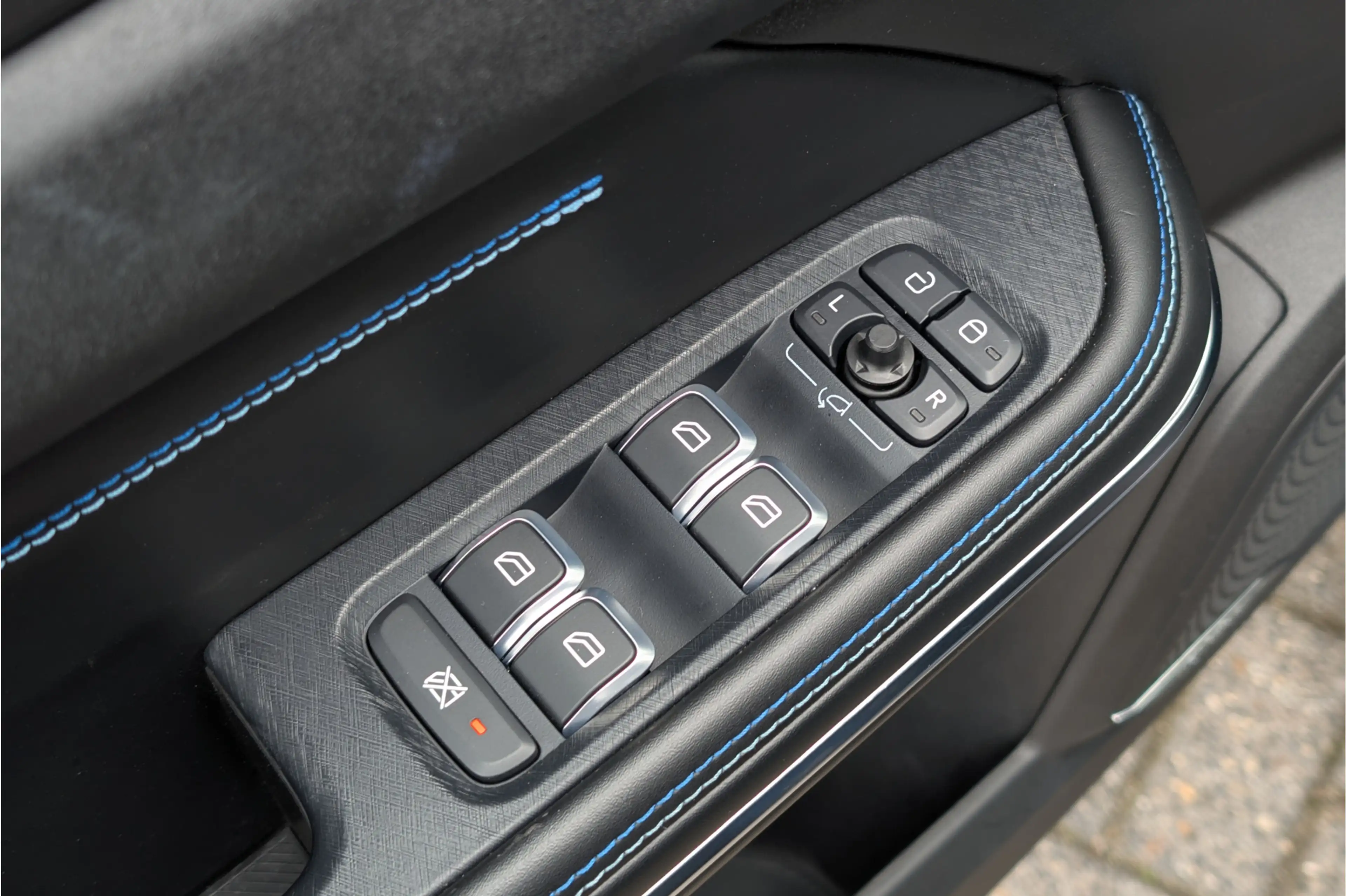 Lynk & Co 01 1.5 261PK PHEV Panorama 360 Camera Apple Carplay A — photo 20
