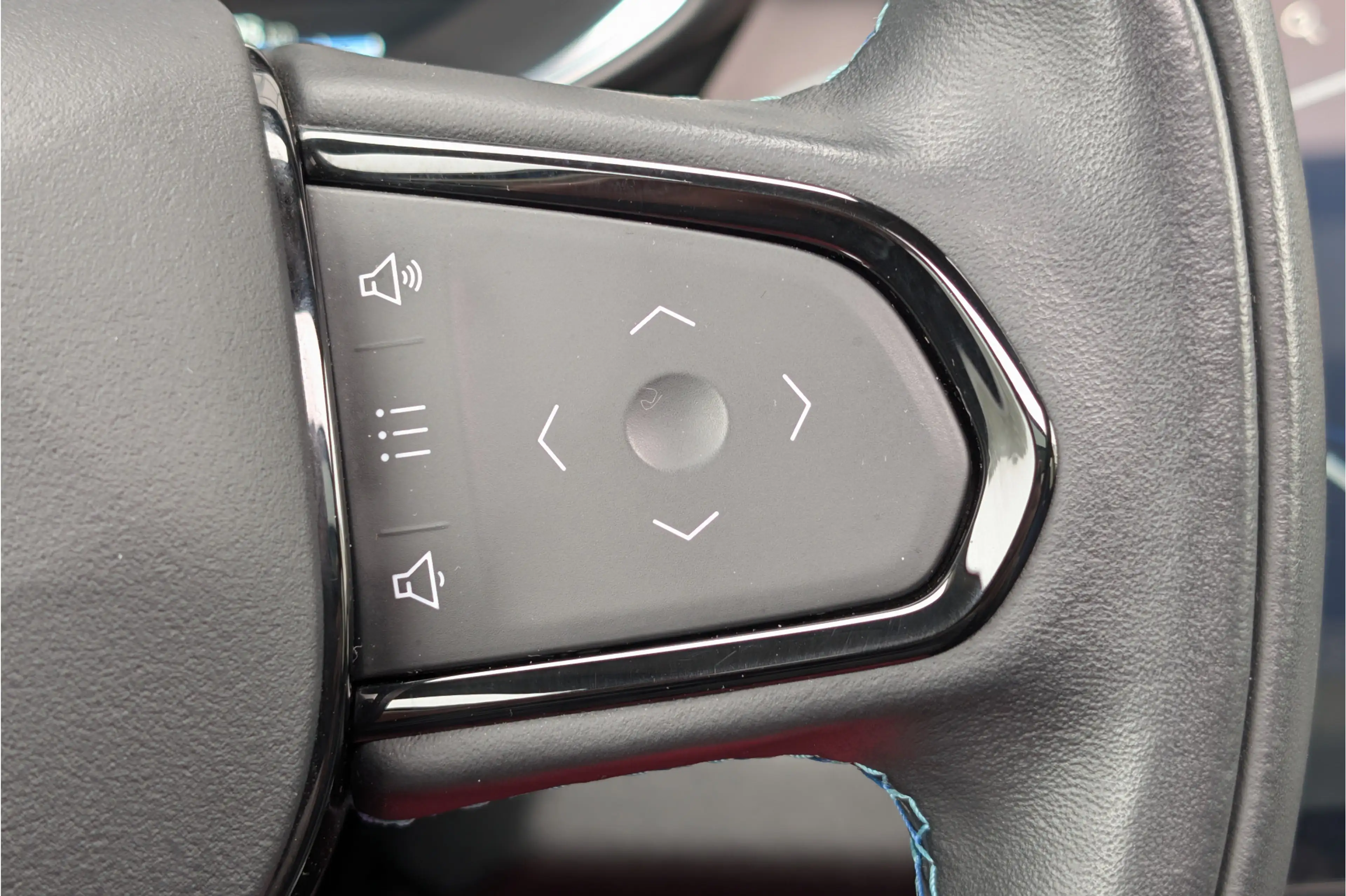 Lynk & Co 01 1.5 261PK PHEV Panorama 360 Camera Apple Carplay A — photo 27