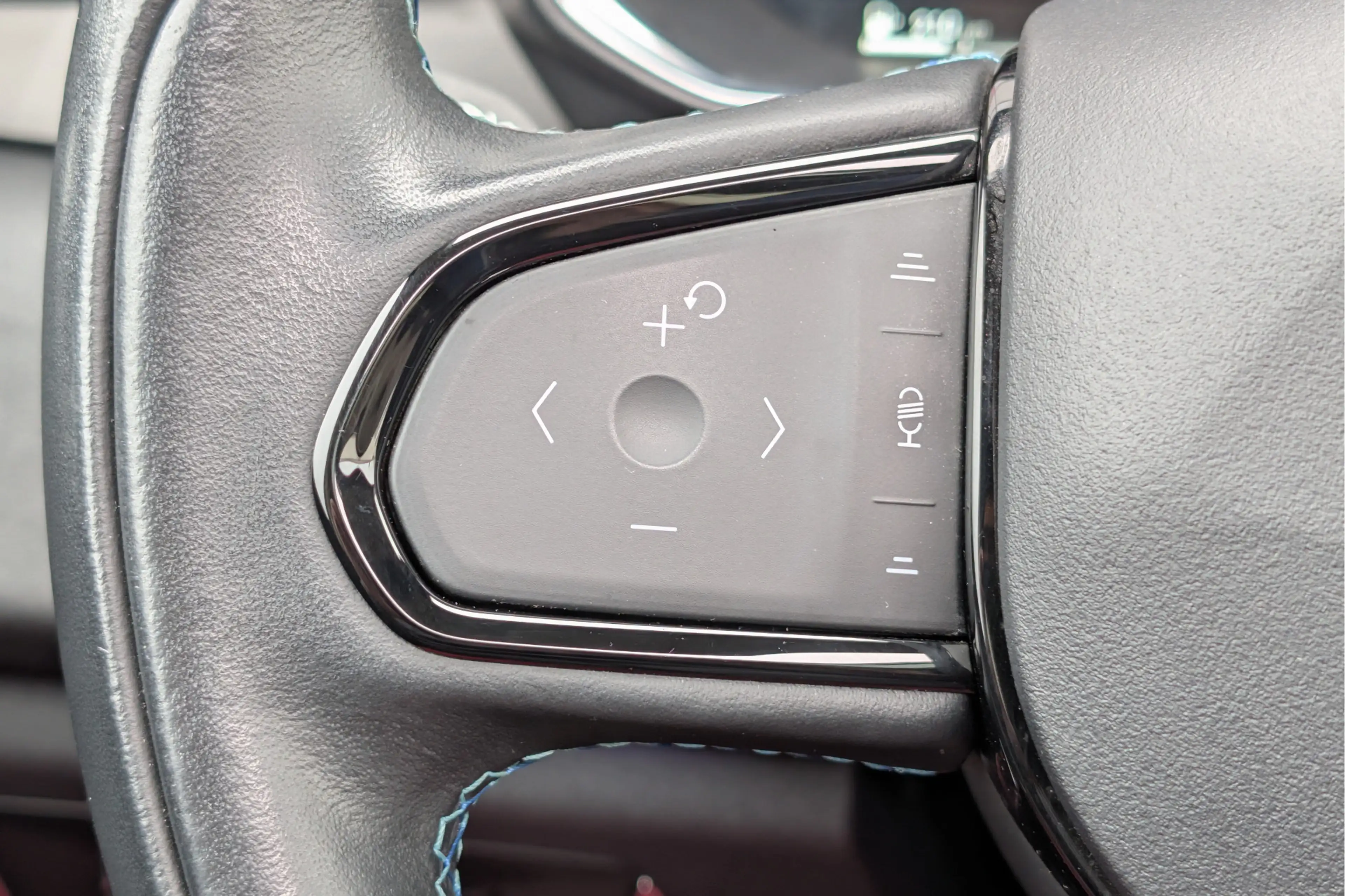 Lynk & Co 01 1.5 261PK PHEV Panorama 360 Camera Apple Carplay A — photo 26