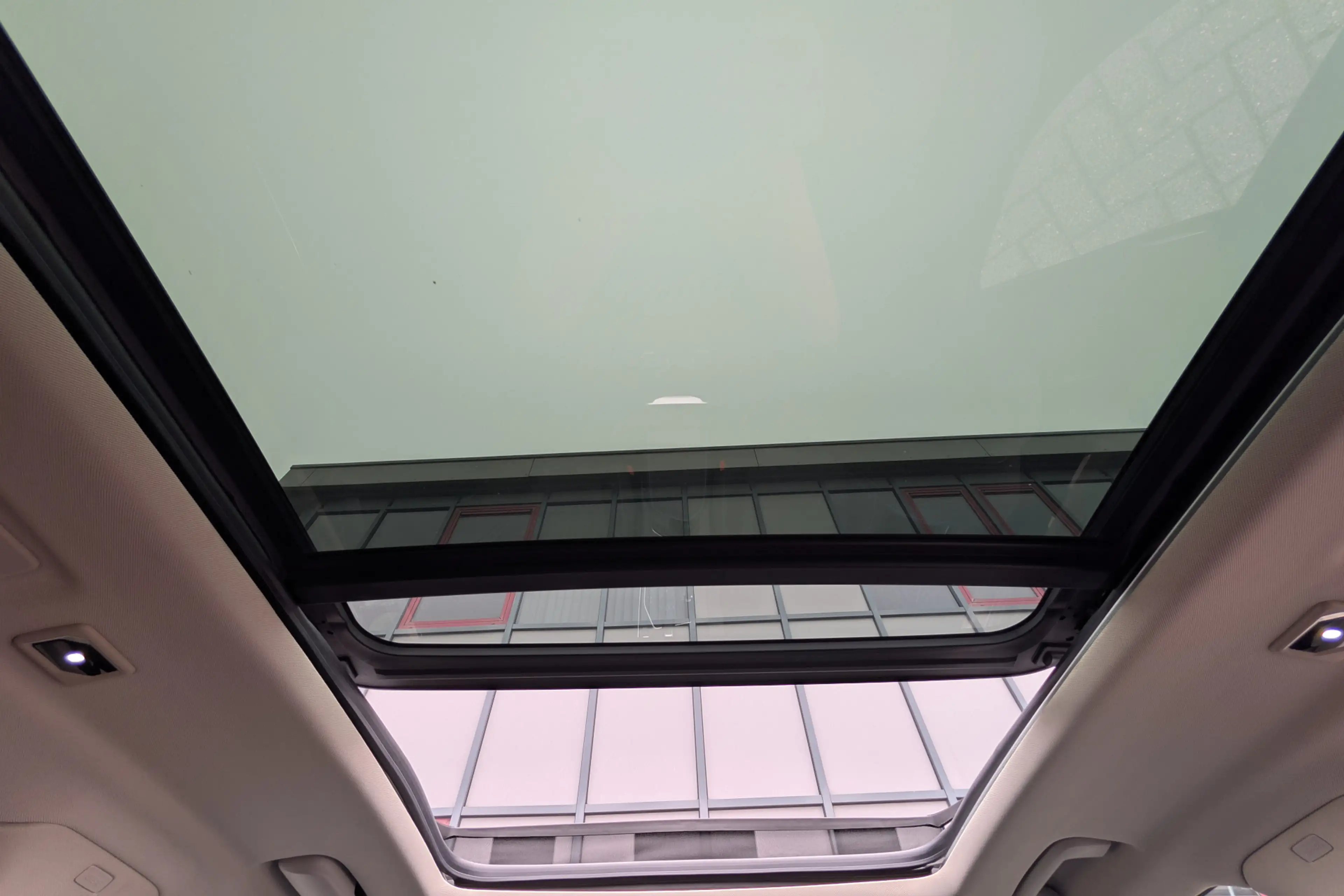 Lynk & Co 01 1.5 261PK PHEV Panorama 360 Camera Apple Carplay A — photo 37