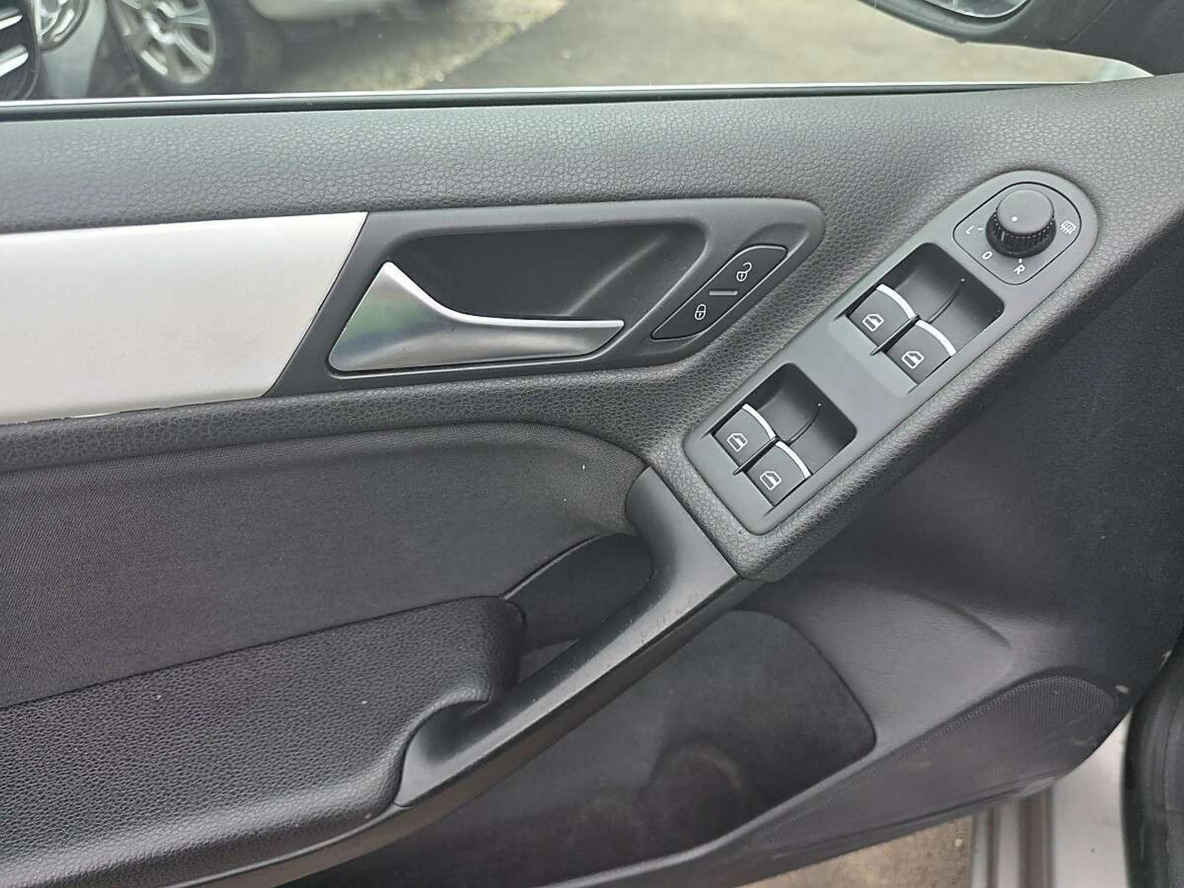 Volkswagen Golf Cabriolet Golf Cabrio BMT 1,6 TDI DPF — photo 15
