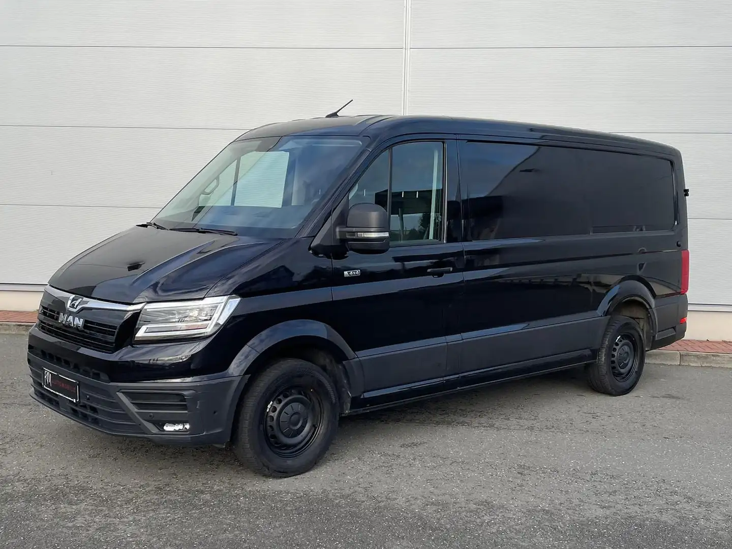 MAN TGE 3.180 L3H2 Kasten 4x4 AUTOM ACC NAV Schwarz - 1