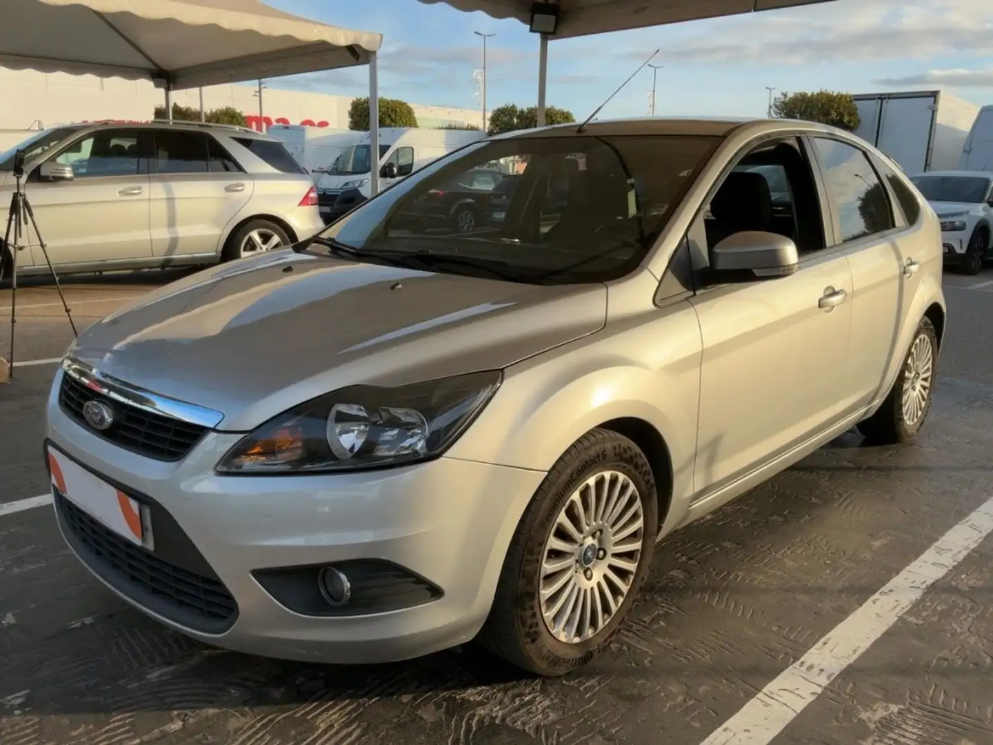 Ford Focus 1.6 Trend Gris - 1