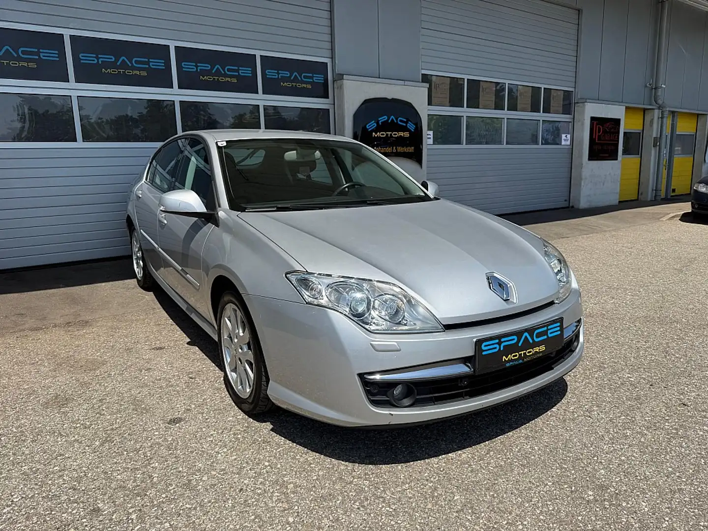 Renault Laguna Dynamique 2,0 dCi Gri - 1