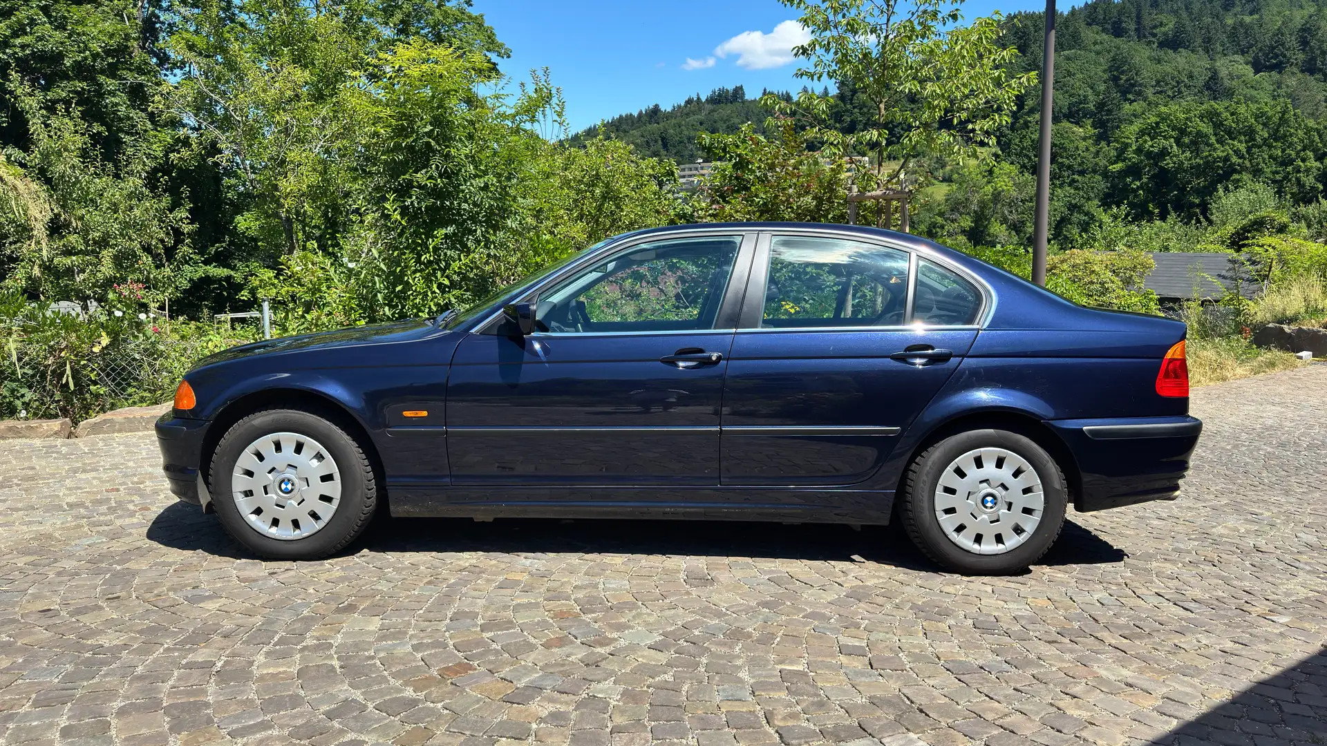 BMW 320 320i - 1. Hand / Scheckheft/ TÜV Neu/ GSD/ Klima Blau - 2