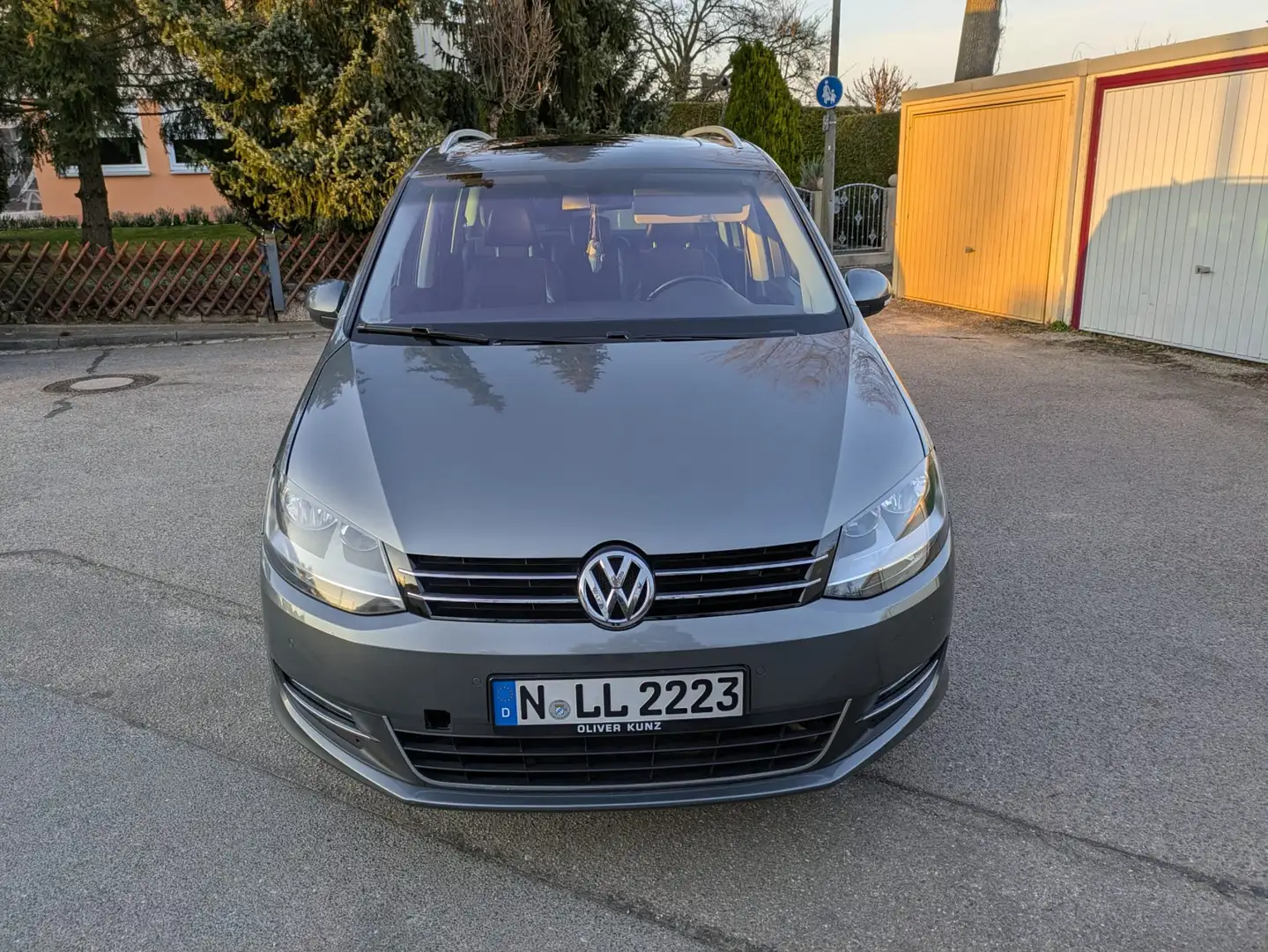 Volkswagen Sharan Sharan 2.0 TDI Blue Motion Highline Grau - 2