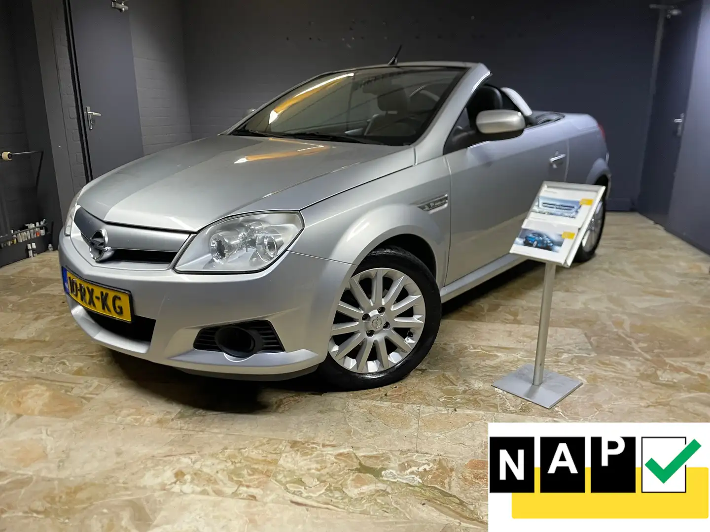 Opel Tigra TwinTop 1.8-16V Sport Airco Cruis Lm velgen Gris - 1