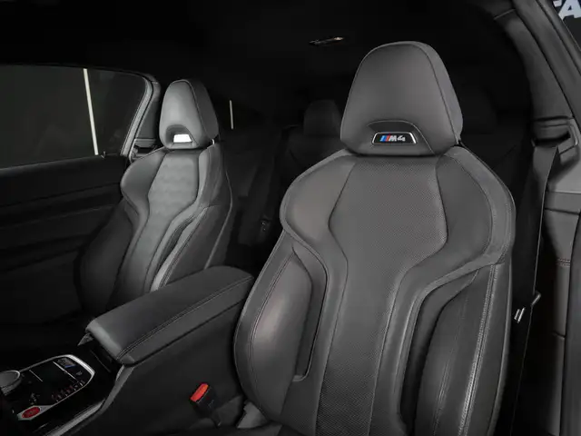 BMW M4 view 12