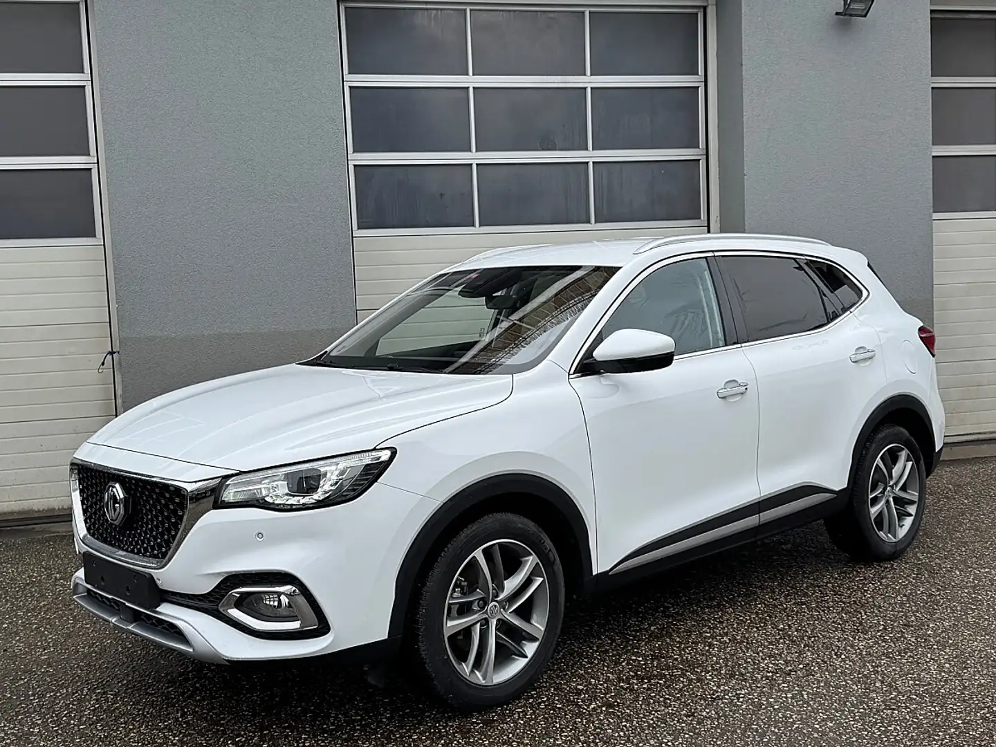 MG EHS 1,5T GDI PHEV Luxury Aut. Weiß - 1