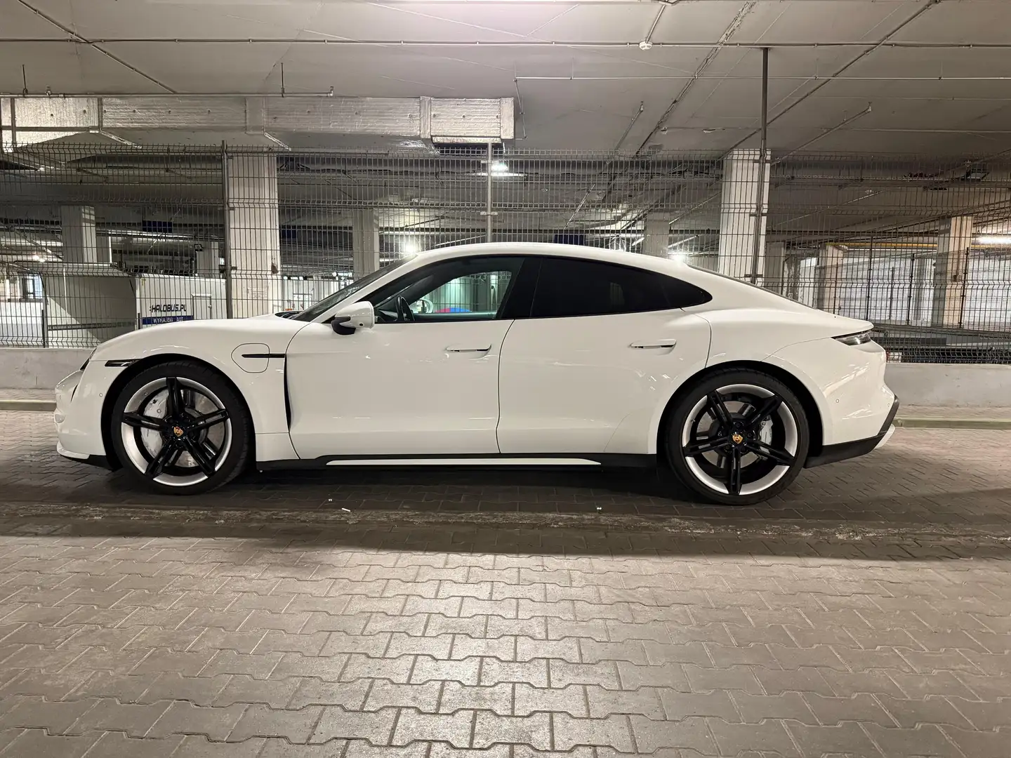 Porsche Taycan Taycan Turbo 83,7kWh APPROVED Weiß - 1