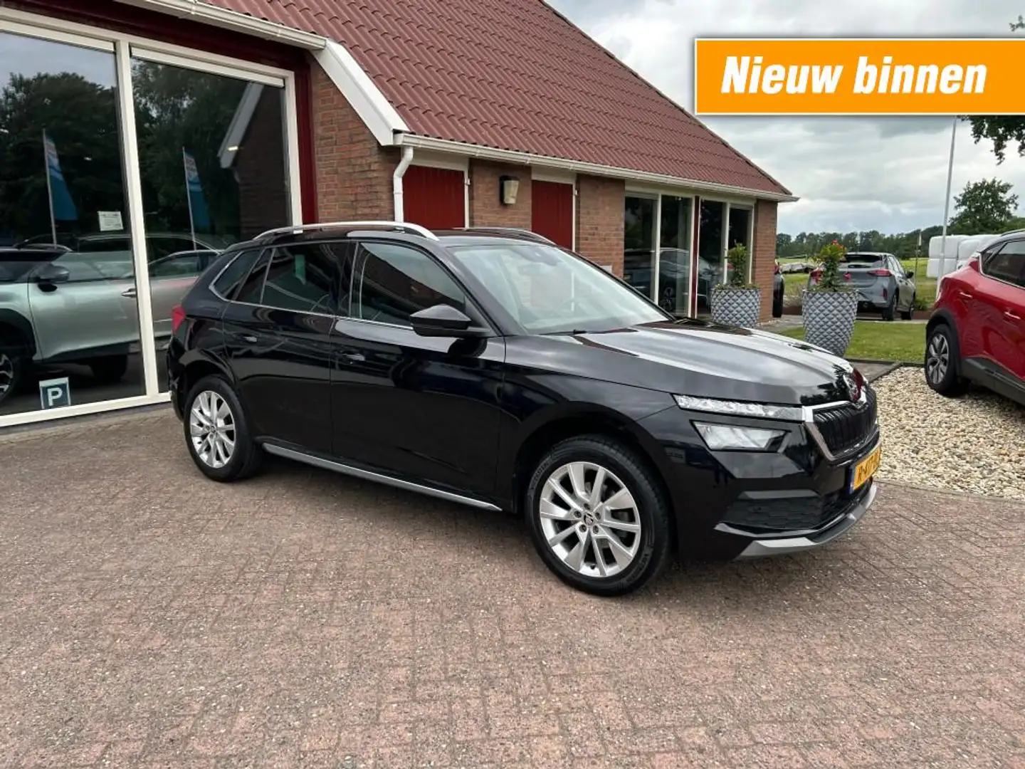 Skoda Kamiq 1.0 TSI BUSINESS EDITION AUTOMAAT TREKHAAK/NAVI/CR Zwart - 1