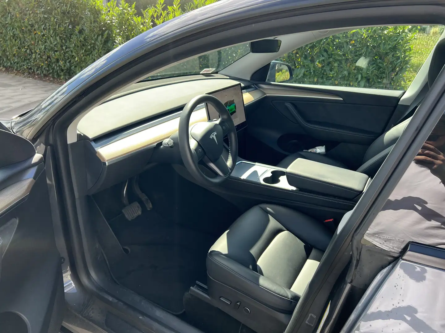 Tesla Model Y dual motor long range - 2
