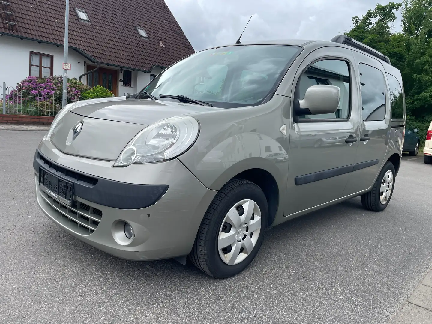 Renault Kangoo 1.6 TÜV NEU 06/2027 Grau - 1