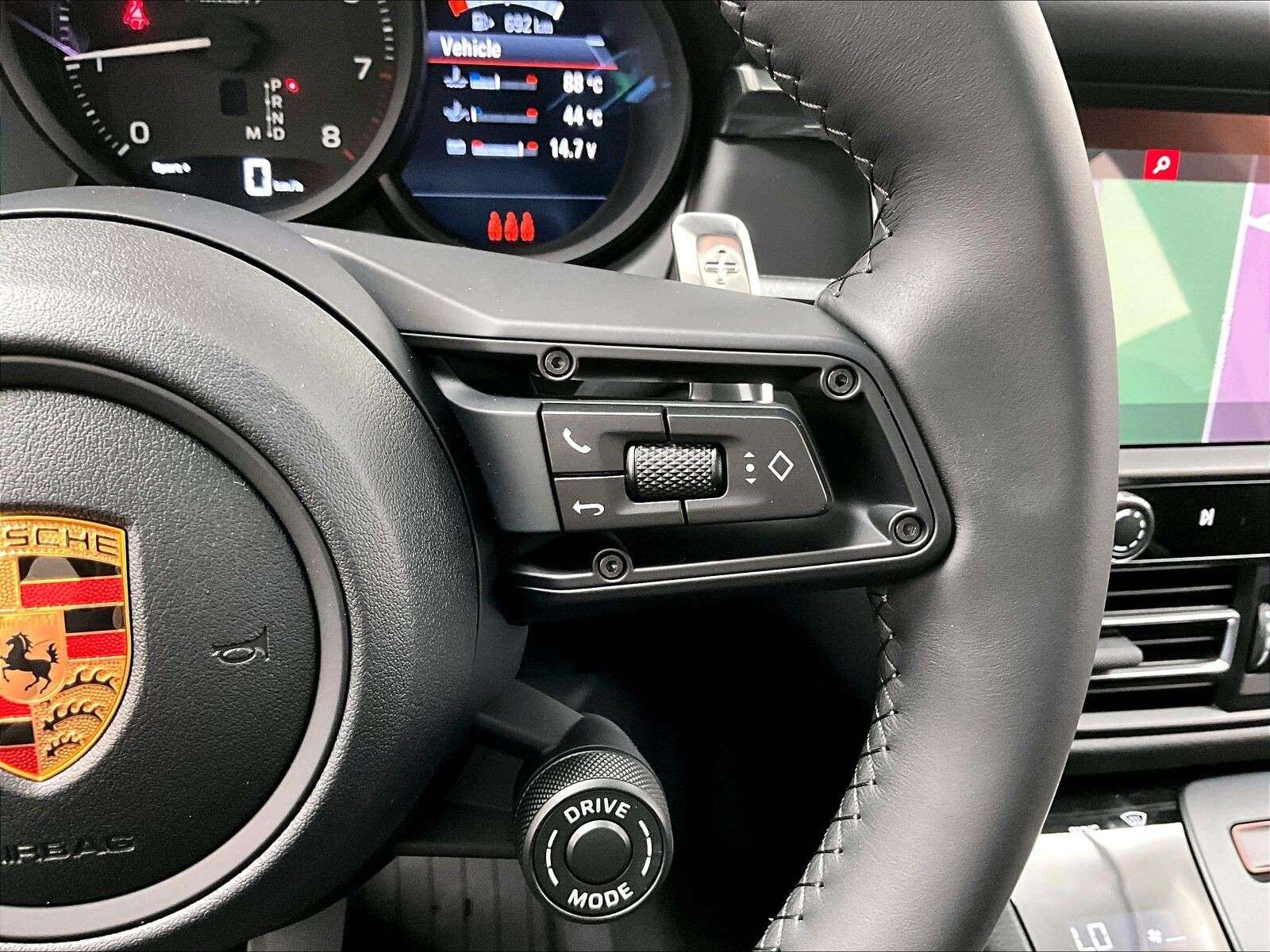2026 Porsche Macan T thumb 21